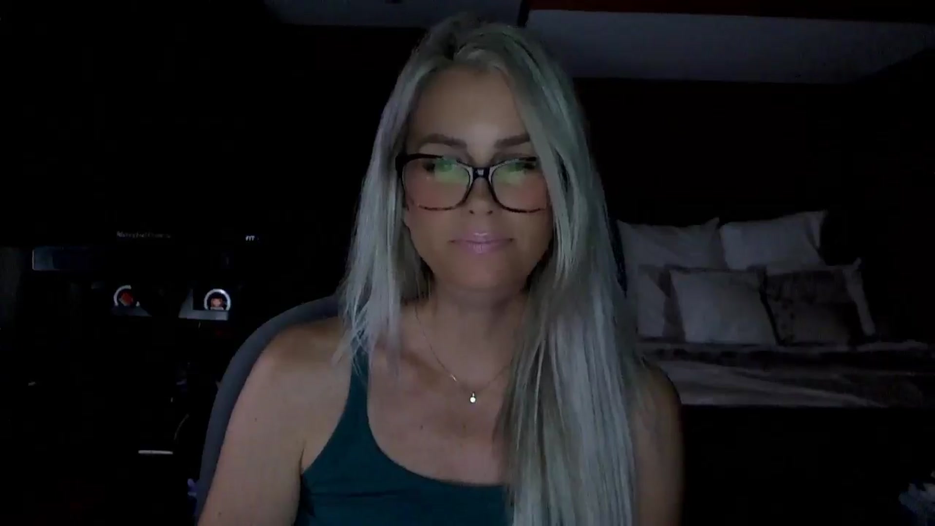 Gallery image thumbnail from Cora9's myfreecams stream on, 07/17/2025, 05:04 image 4 of 20