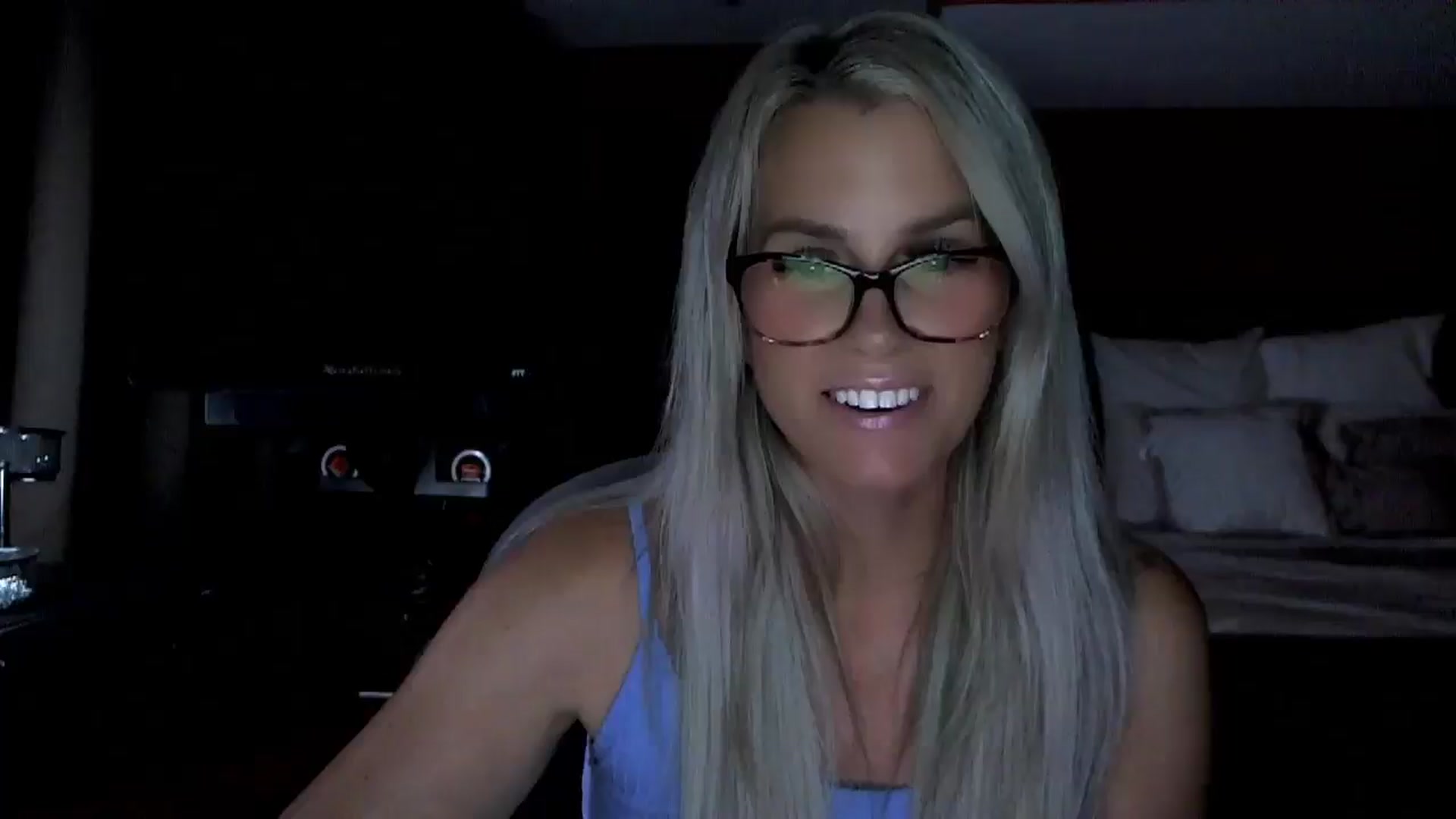 Gallery image thumbnail from Cora9's myfreecams stream on, 08/06/2025, 04:45 image 8 of 20