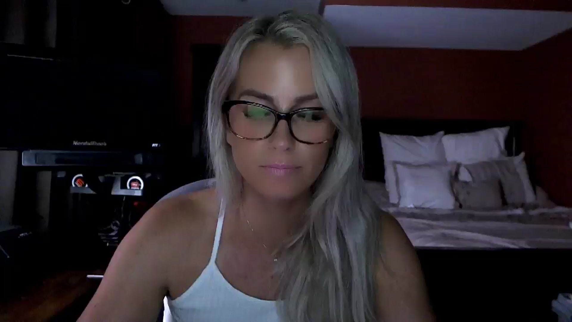 Gallery image thumbnail from Cora9's myfreecams stream on, 08/08/2025, 06:02 image 4 of 20