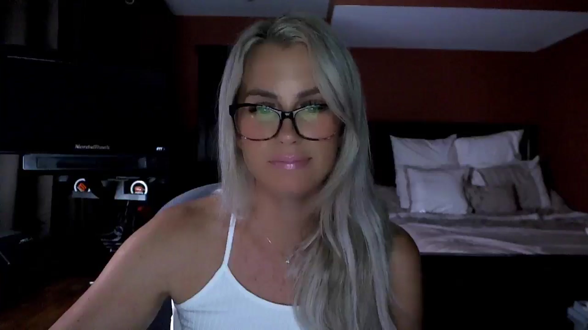 Gallery image thumbnail from Cora9's myfreecams stream on, 08/08/2025, 06:02 image 5 of 20