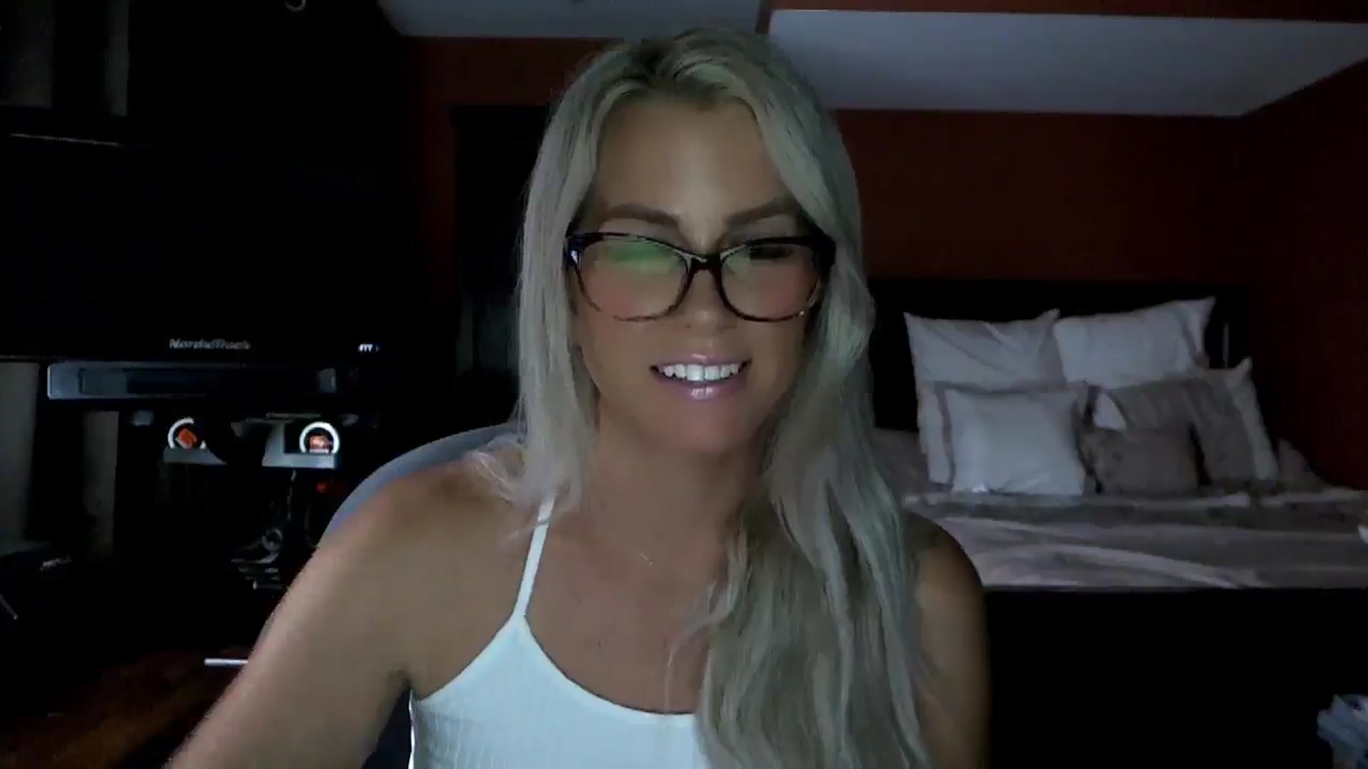 Gallery image thumbnail from Cora9's myfreecams stream on, 08/08/2025, 06:02 image 12 of 20