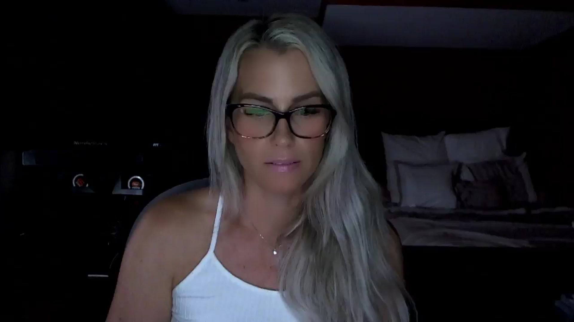 Gallery image thumbnail from Cora9's myfreecams stream on, 08/08/2025, 06:02 image 1 of 20