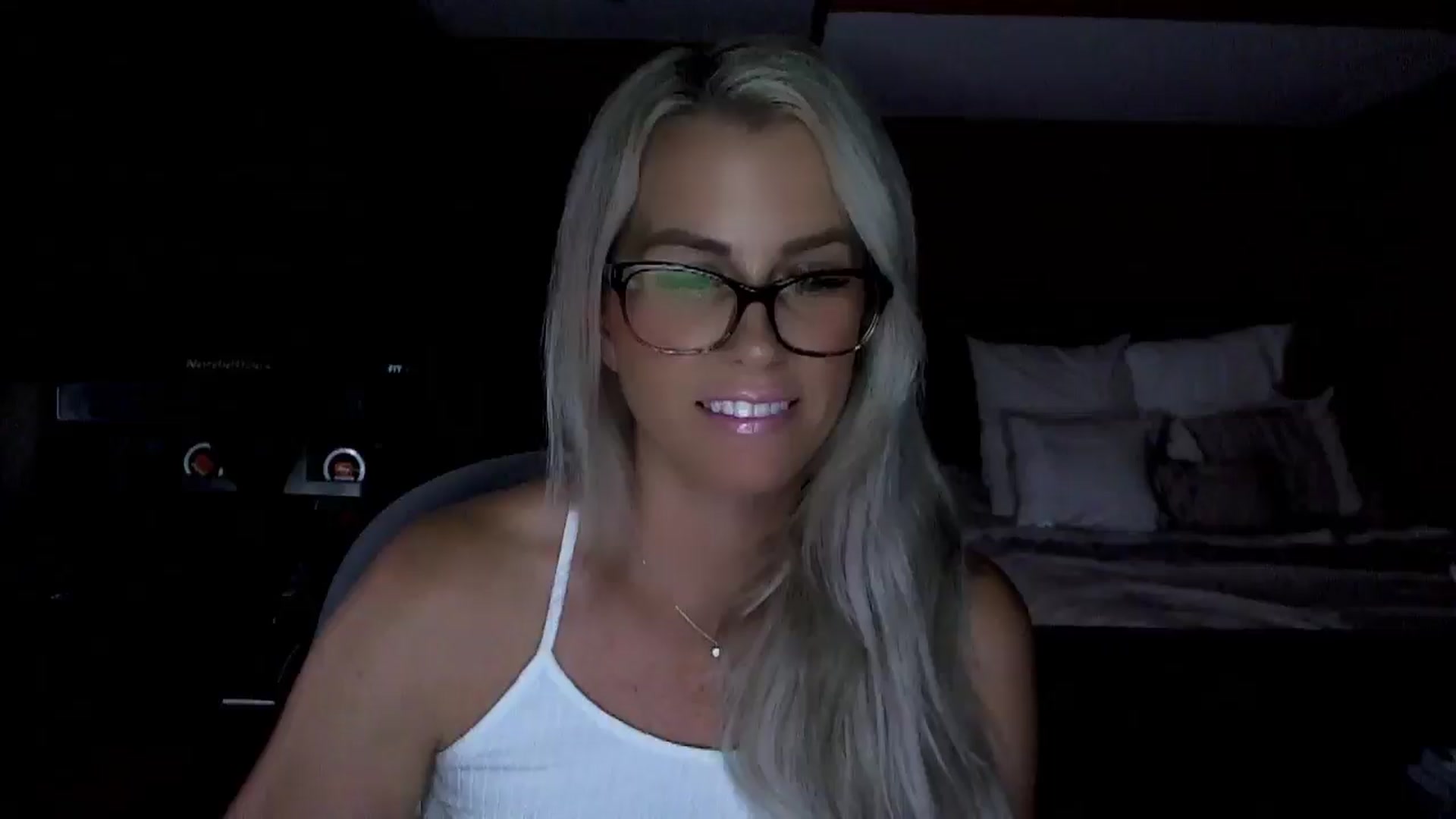 Gallery image thumbnail from Cora9's myfreecams stream on, 08/08/2025, 06:02 image 2 of 20