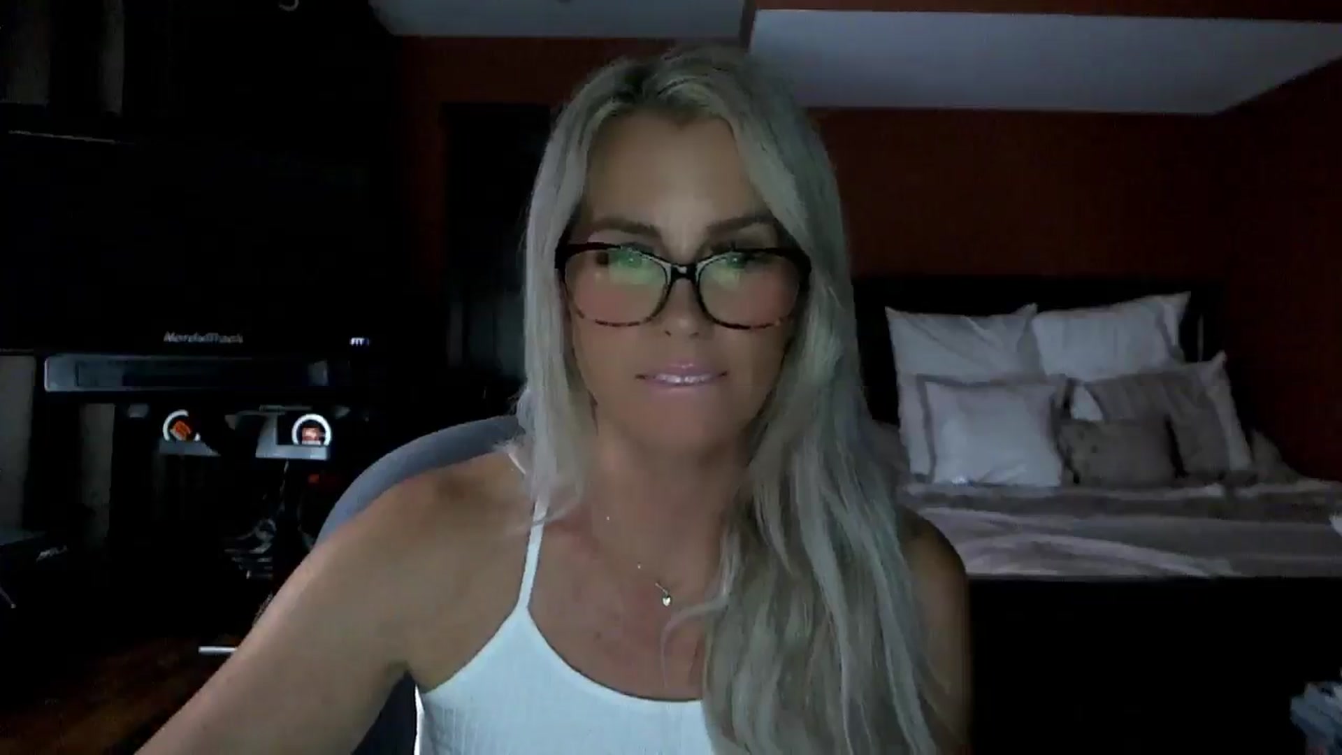 Gallery image thumbnail from Cora9's myfreecams stream on, 08/08/2025, 06:02 image 17 of 20