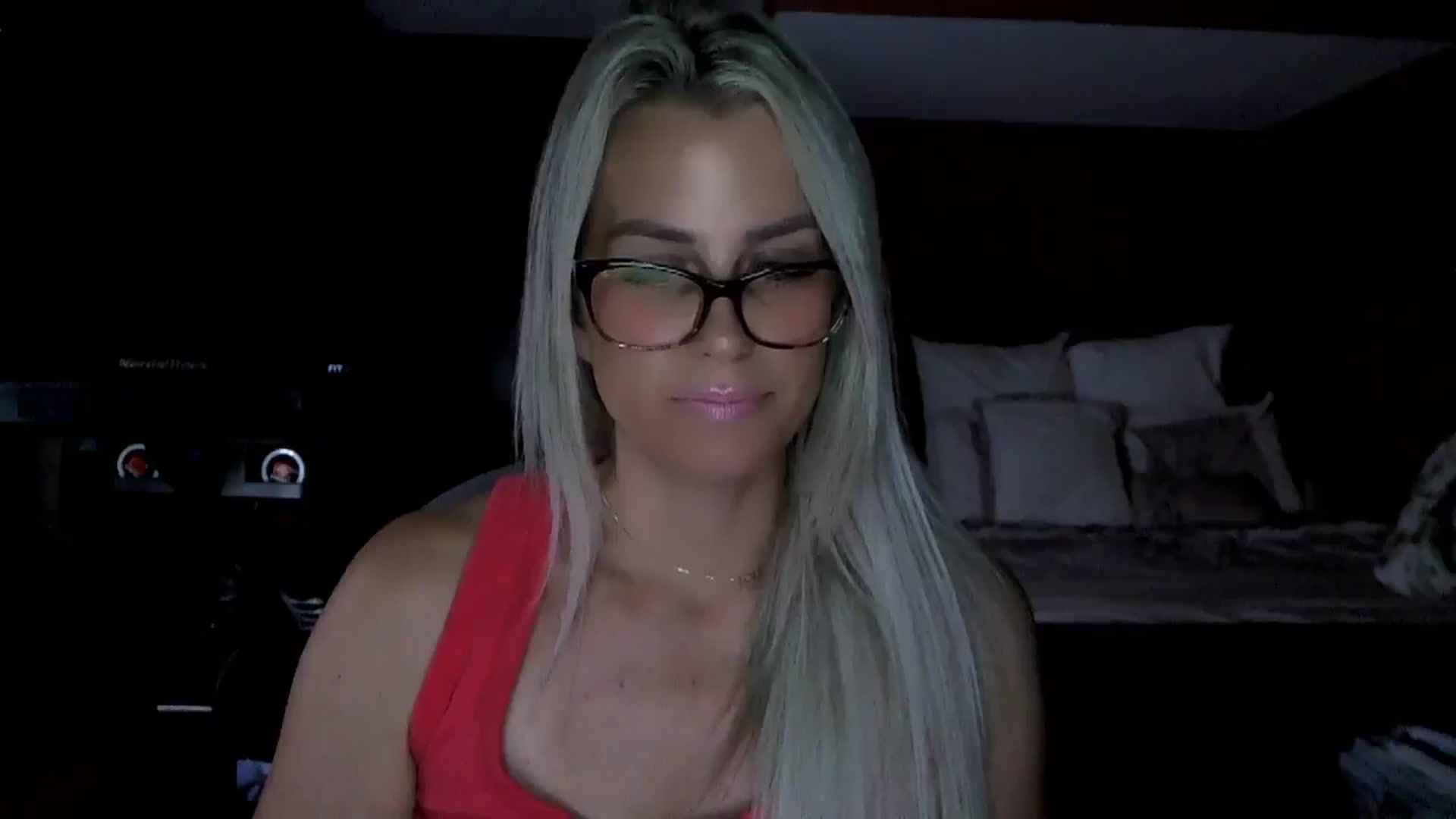 Gallery image thumbnail from Cora9's myfreecams stream on, 08/12/2025, 05:31 image 18 of 20