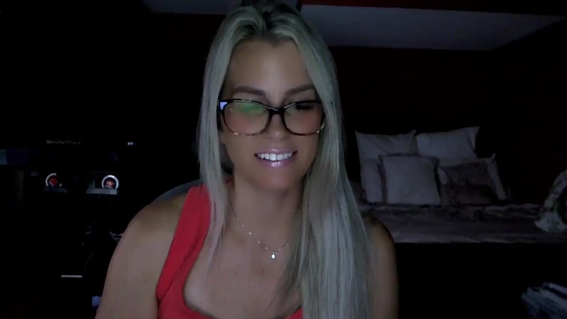 Gallery image thumbnail from Cora9's myfreecams stream on, 08/12/2025, 05:31 image 10 of 20