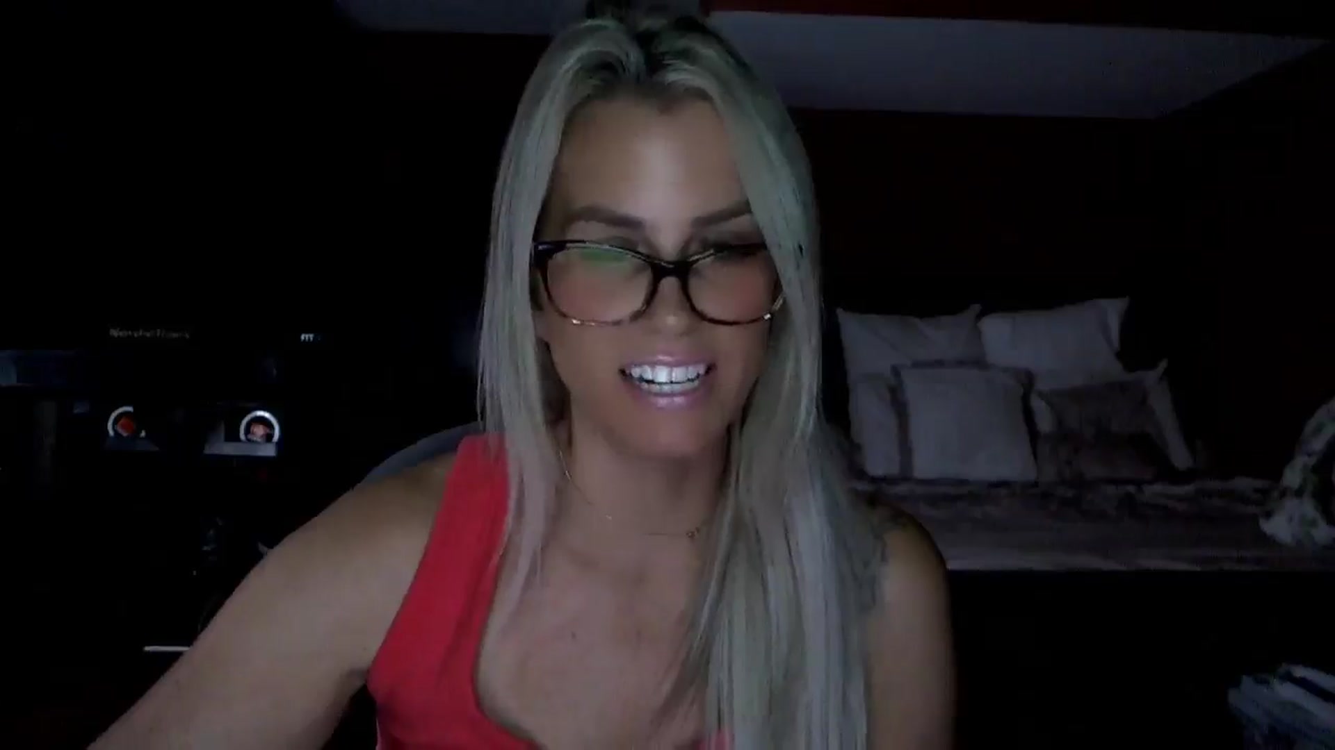 Gallery image thumbnail from Cora9's myfreecams stream on, 08/12/2025, 05:31 image 16 of 20