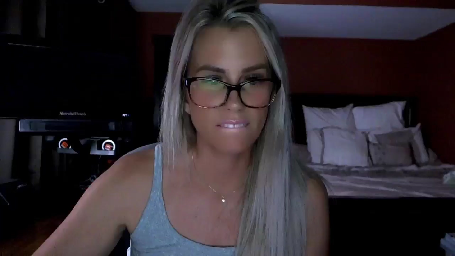 Gallery image thumbnail from Cora9's myfreecams stream on, 08/15/2025, 05:31 image 5 of 20