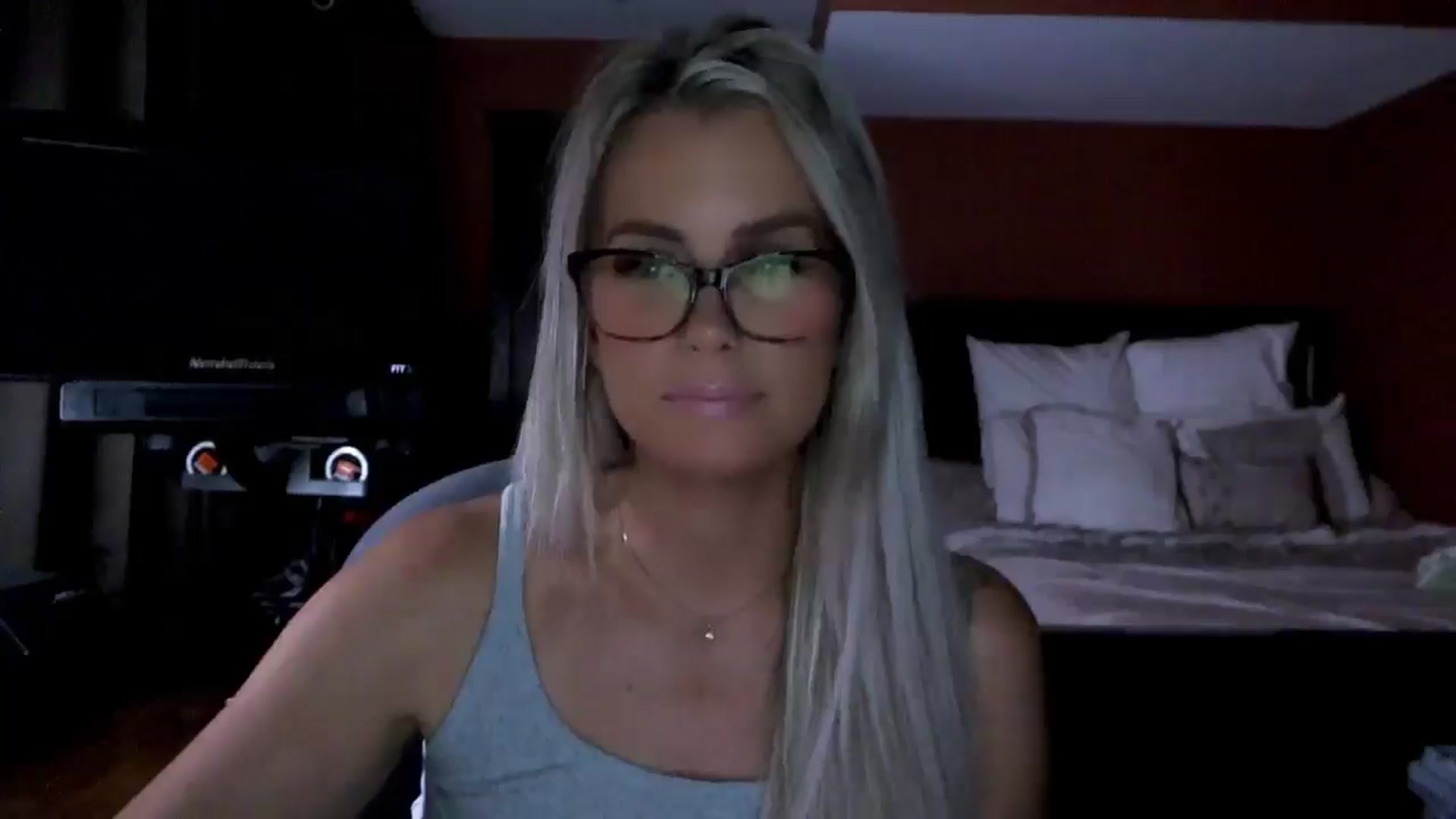Gallery image thumbnail from Cora9's myfreecams stream on, 08/15/2025, 05:31 image 18 of 20