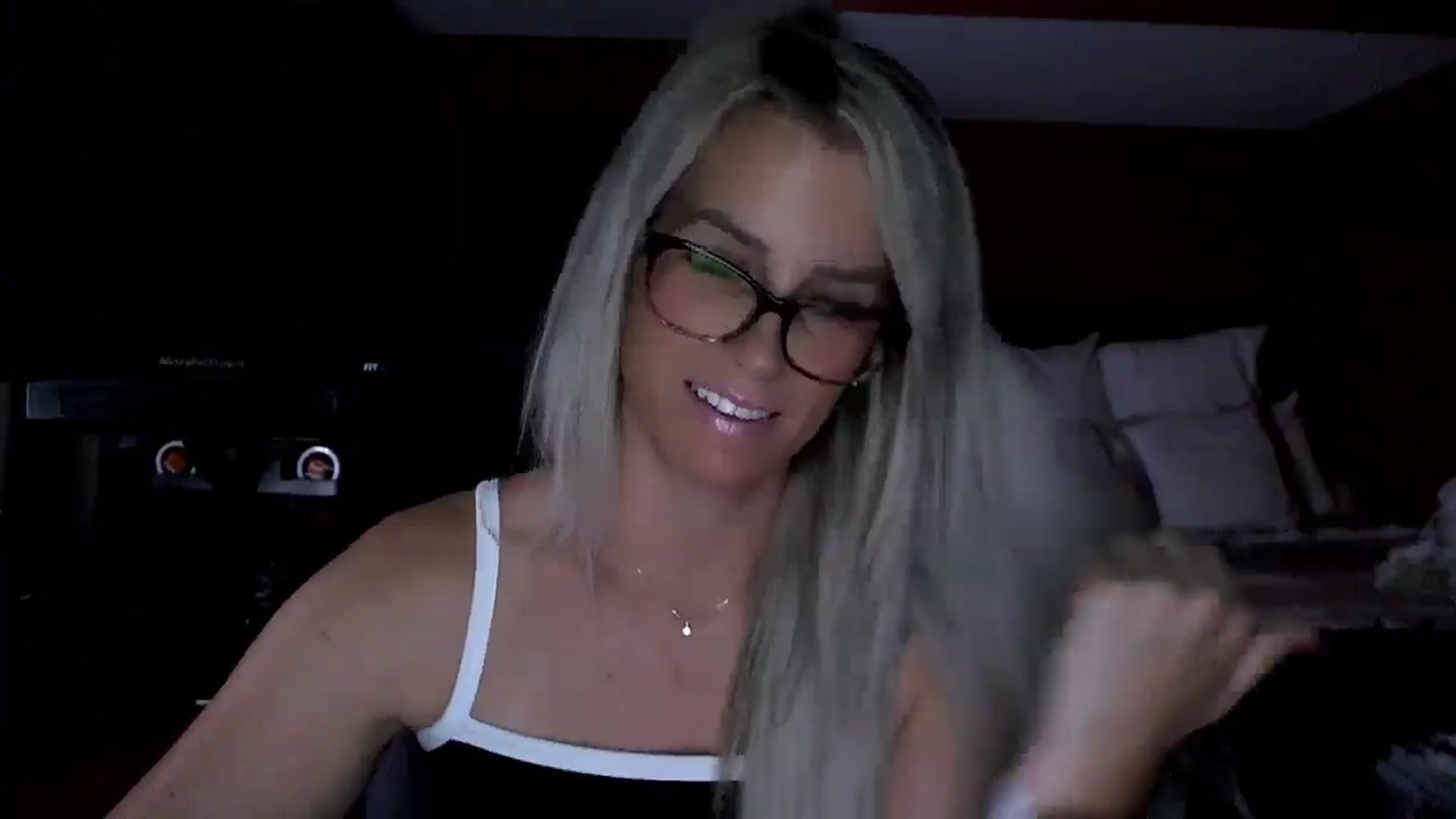 Gallery image thumbnail from Cora9's myfreecams stream on, 08/29/2025, 04:25 image 2 of 20