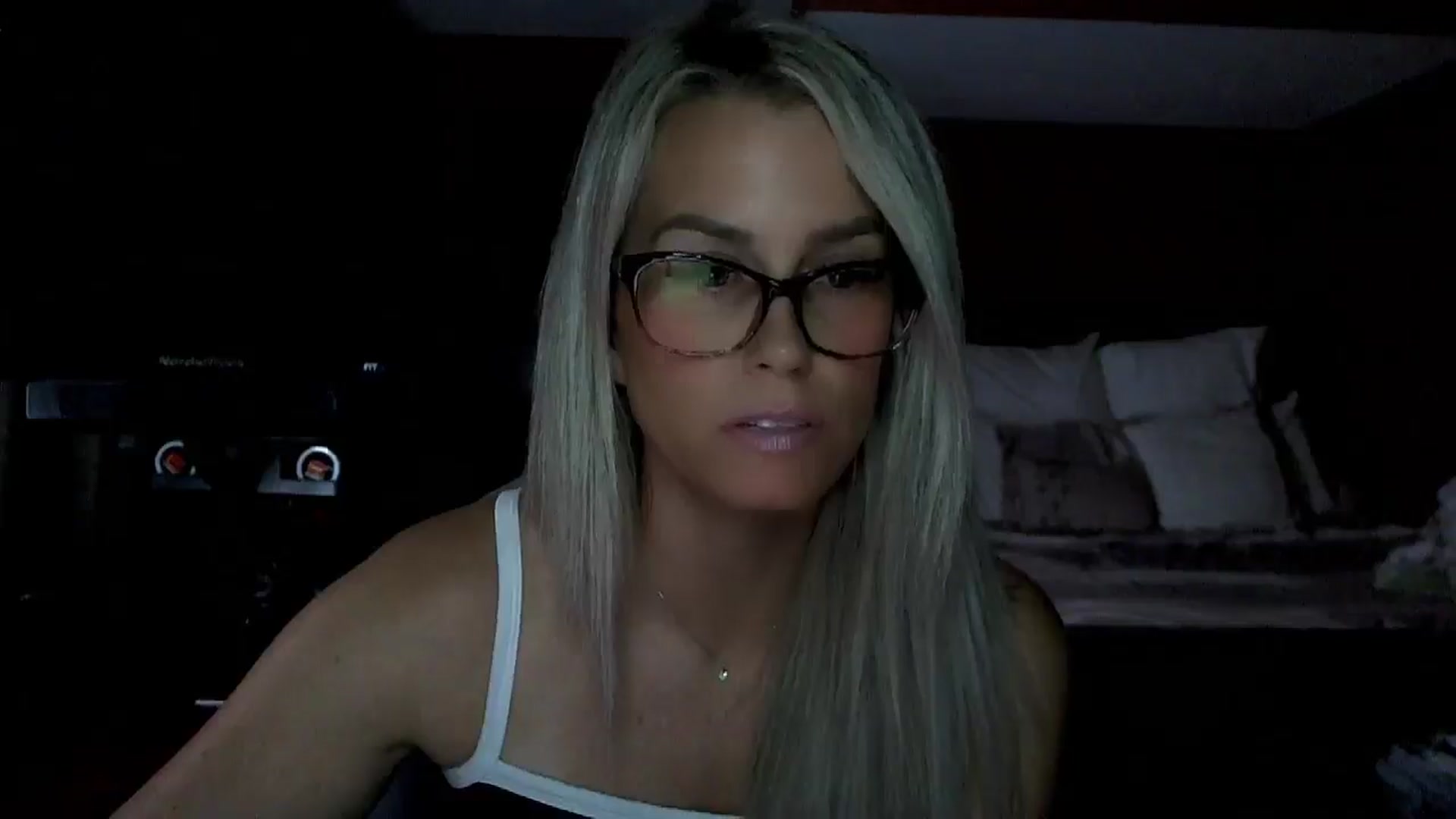 Gallery image thumbnail from Cora9's myfreecams stream on, 08/29/2025, 04:25 image 19 of 20