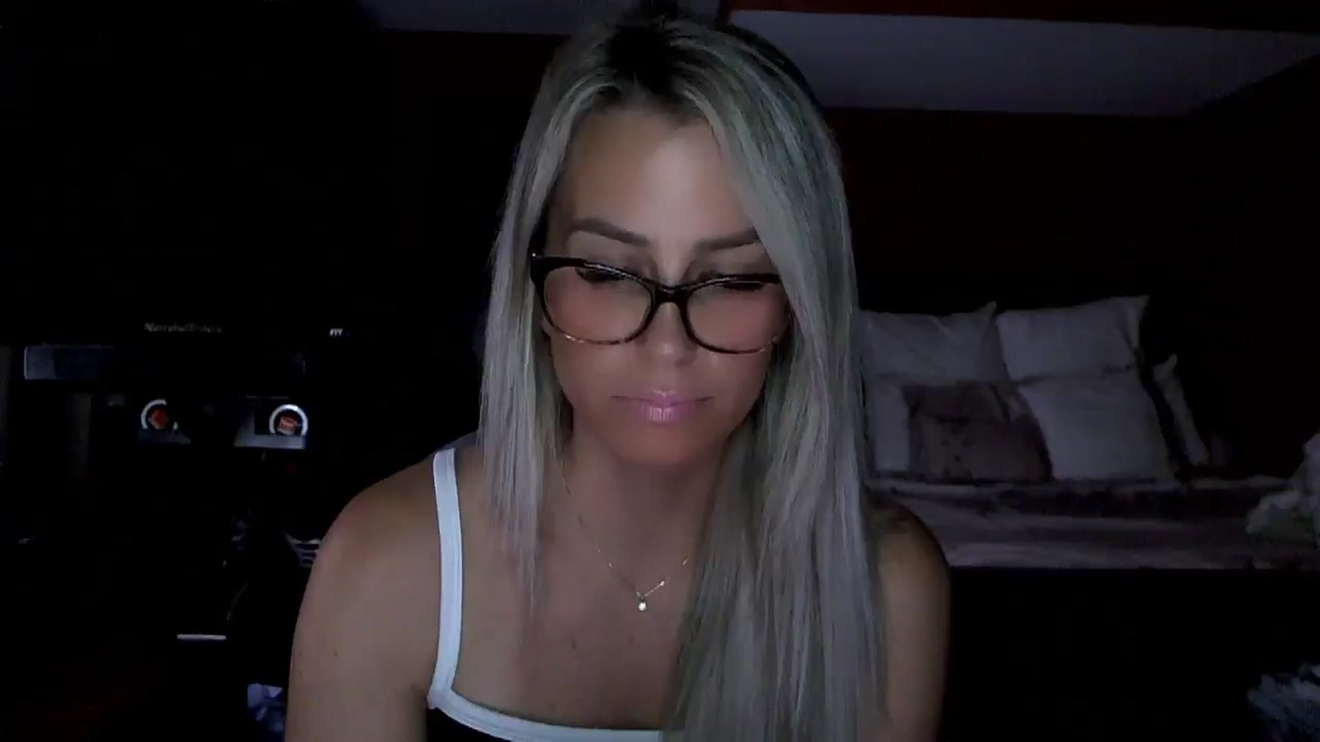 Gallery image thumbnail from Cora9's myfreecams stream on, 08/29/2025, 04:25 image 13 of 20