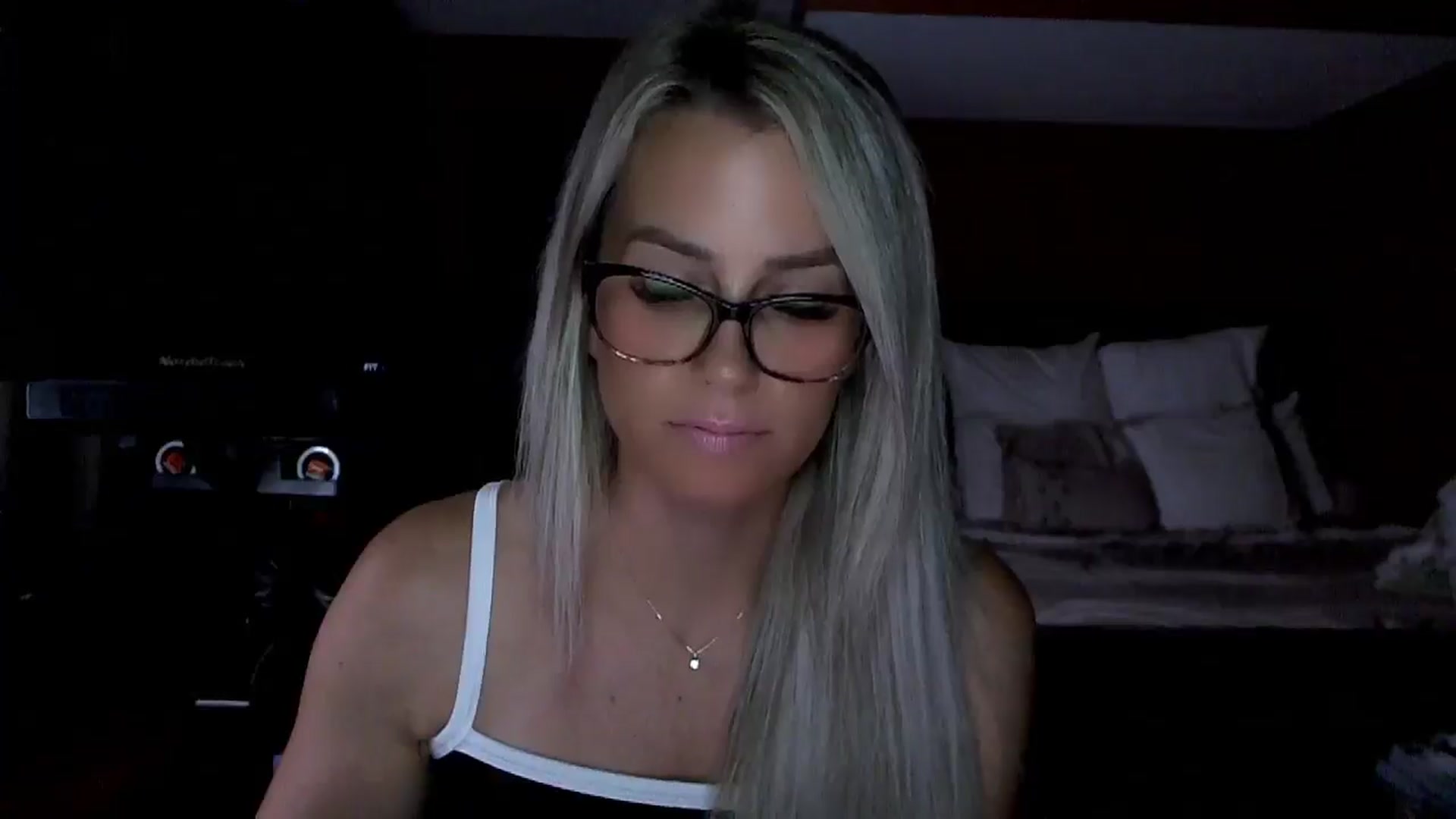 Gallery image thumbnail from Cora9's myfreecams stream on, 08/29/2025, 04:25 image 11 of 20