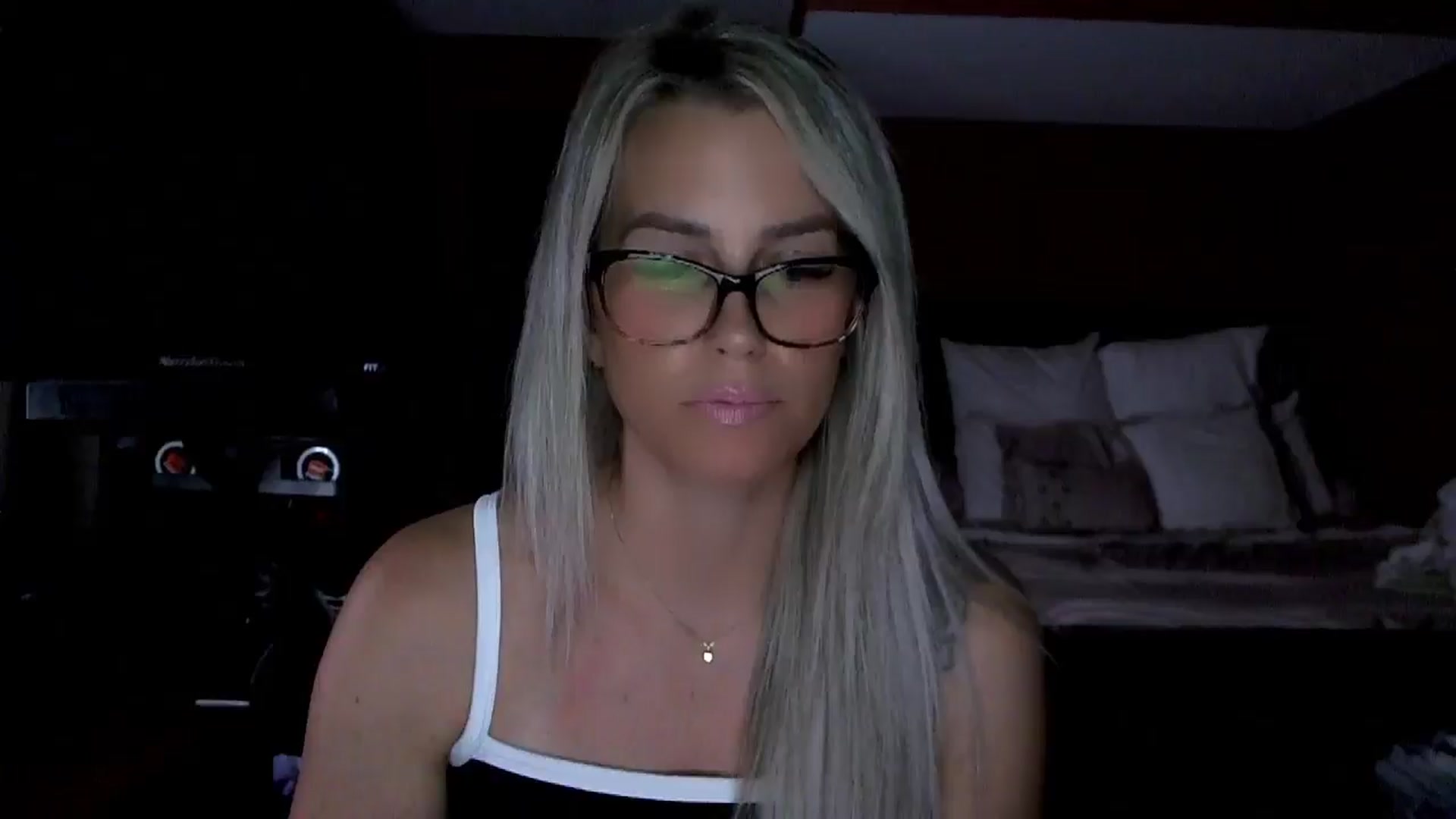 Gallery image thumbnail from Cora9's myfreecams stream on, 08/29/2025, 04:25 image 8 of 20