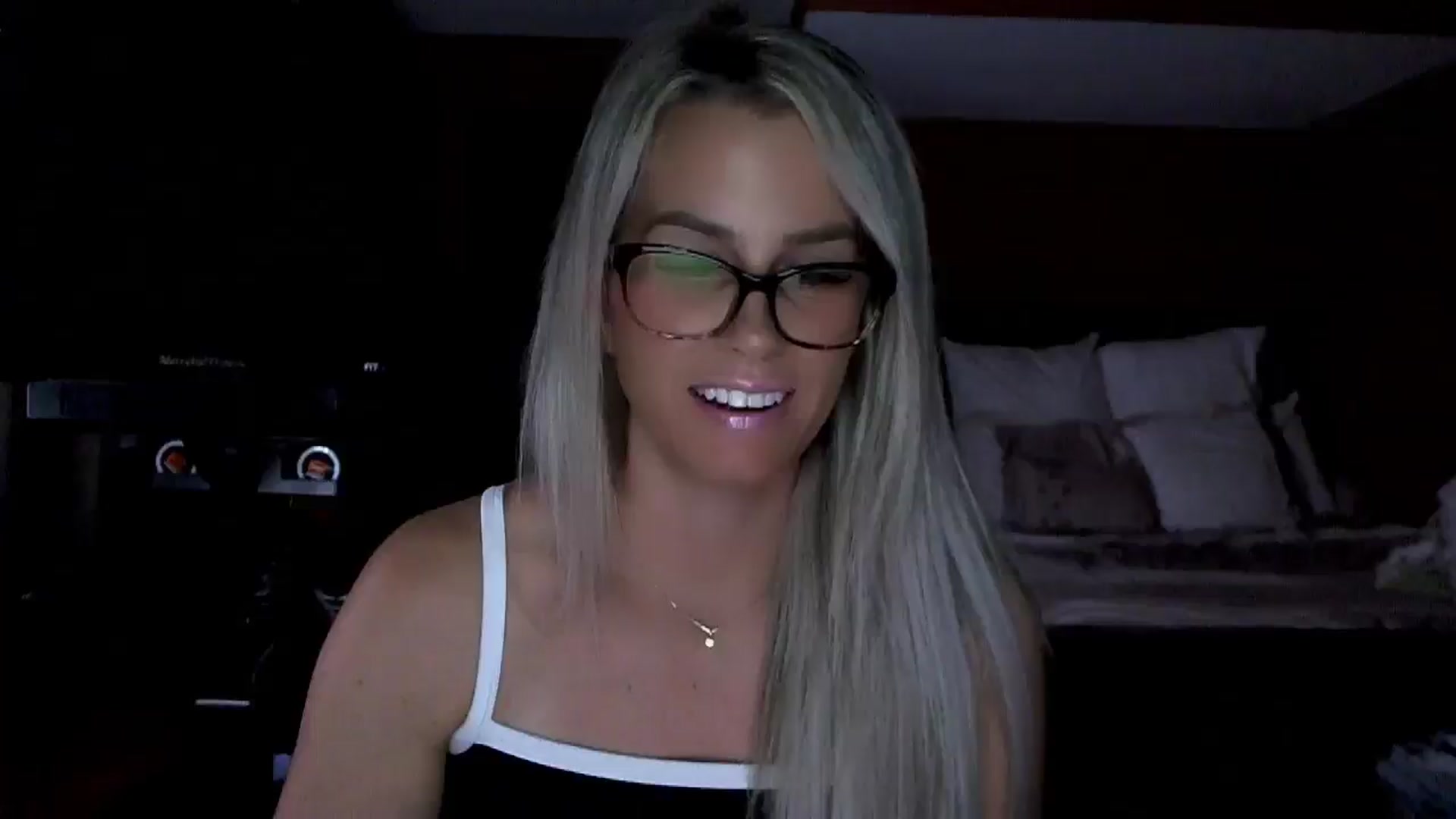 Gallery image thumbnail from Cora9's myfreecams stream on, 08/29/2025, 04:25 image 5 of 20