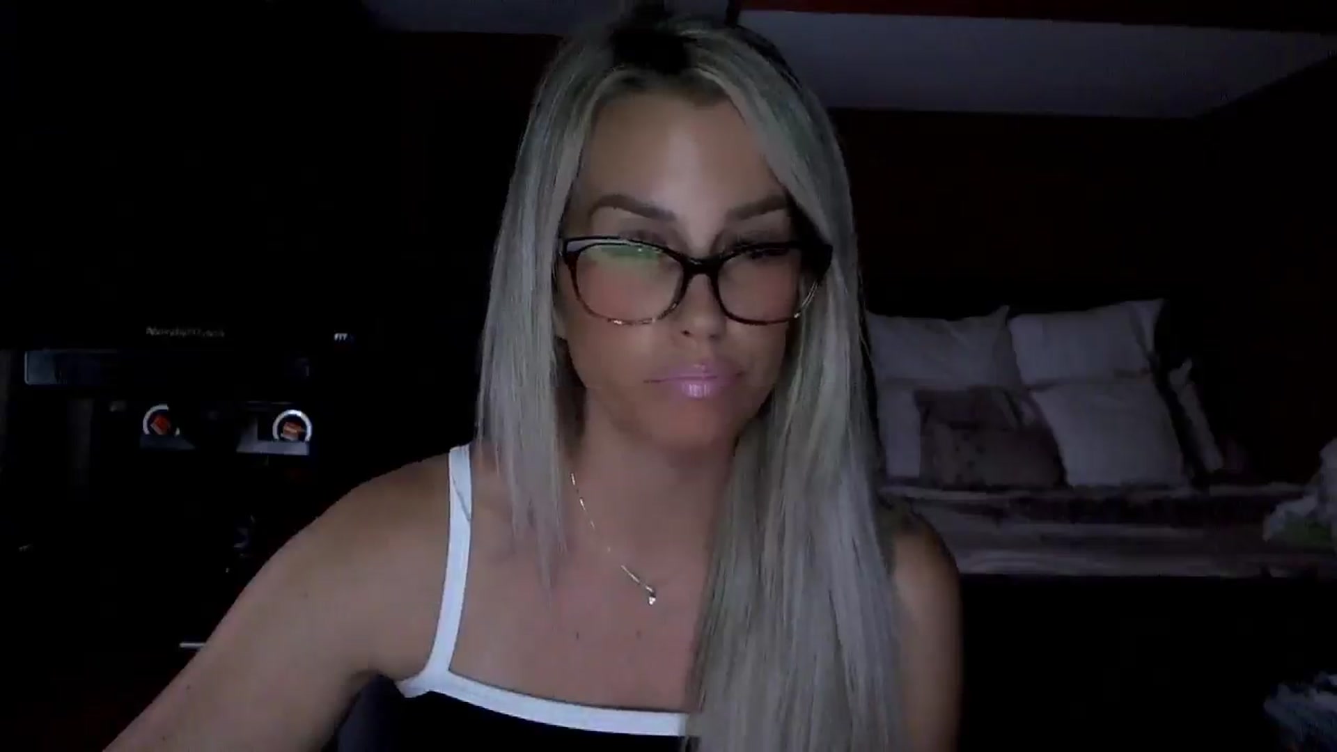 Gallery image thumbnail from Cora9's myfreecams stream on, 08/29/2025, 04:25 image 3 of 20