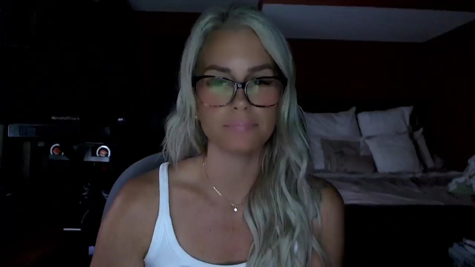 Gallery image thumbnail from Cora9's myfreecams stream on, 09/04/2025, 05:28 image 12 of 20