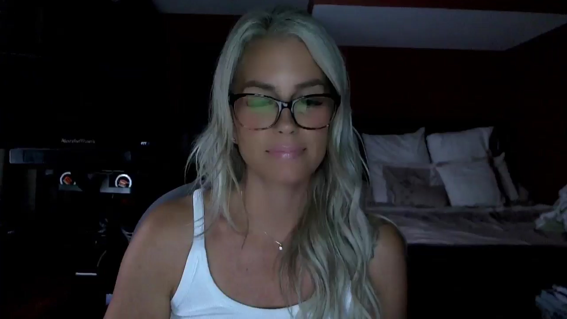 Gallery image thumbnail from Cora9's myfreecams stream on, 09/04/2025, 05:28 image 5 of 20