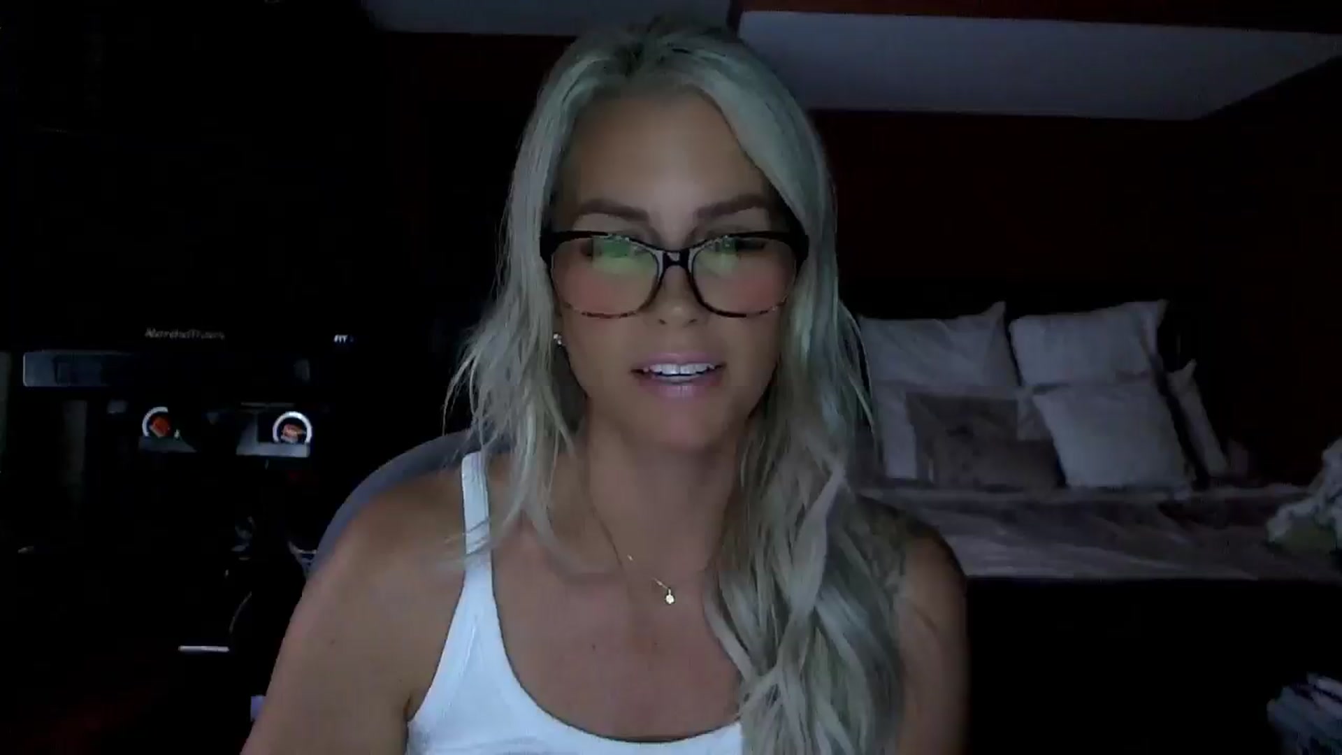 Gallery image thumbnail from Cora9's myfreecams stream on, 09/04/2025, 05:28 image 9 of 20