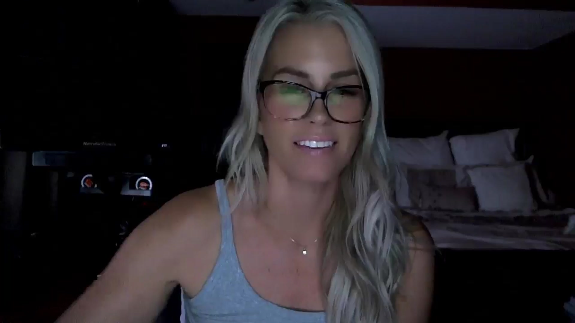 Gallery image thumbnail from Cora9's myfreecams stream on, 09/05/2025, 05:49 image 7 of 20
