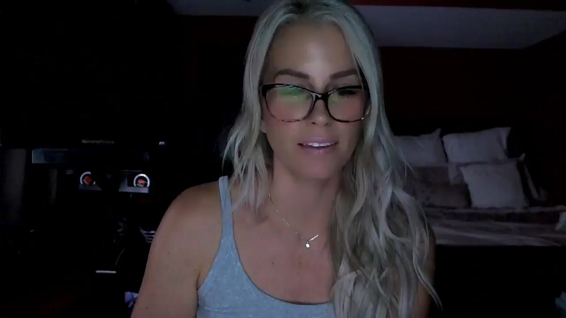 Gallery image thumbnail from Cora9's myfreecams stream on, 09/05/2025, 05:49 image 9 of 20