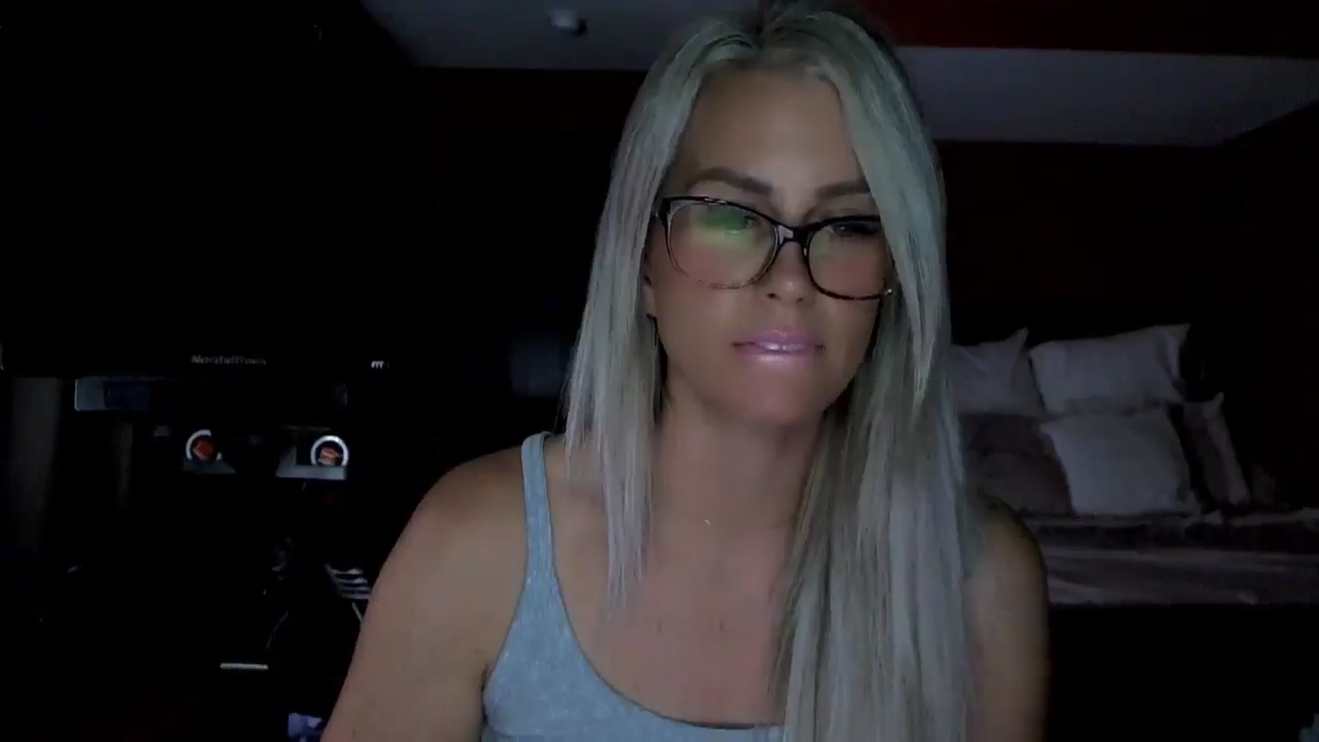 Gallery image thumbnail from Cora9's myfreecams stream on, 09/09/2025, 04:45 image 9 of 20