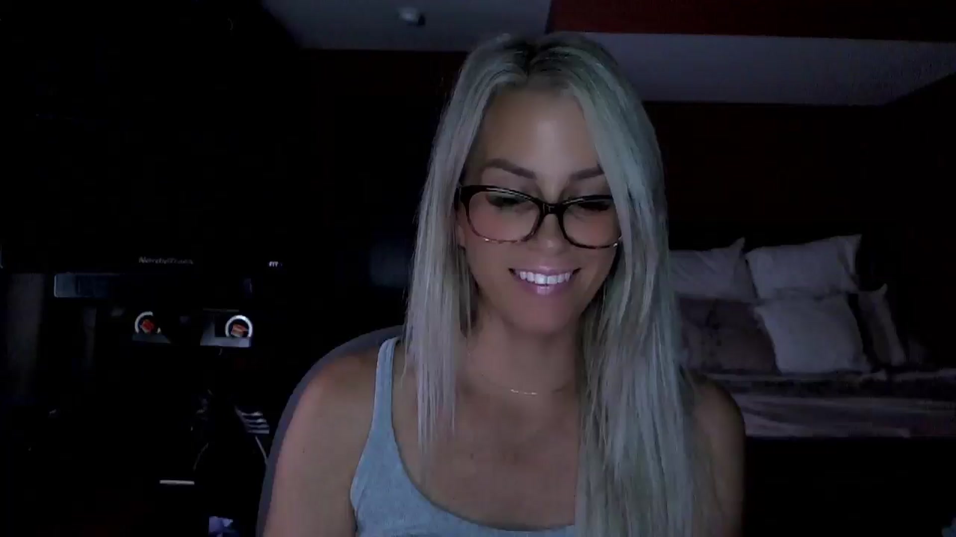 Gallery image thumbnail from Cora9's myfreecams stream on, 09/09/2025, 04:45 image 1 of 20