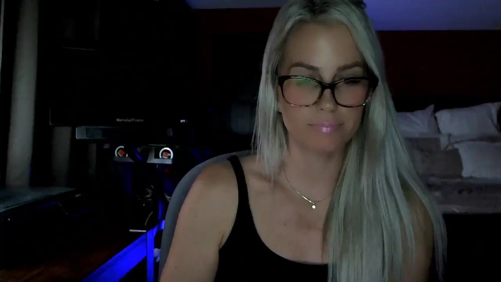 Gallery image thumbnail from Cora9's myfreecams stream on, 09/12/2025, 05:15 image 5 of 20