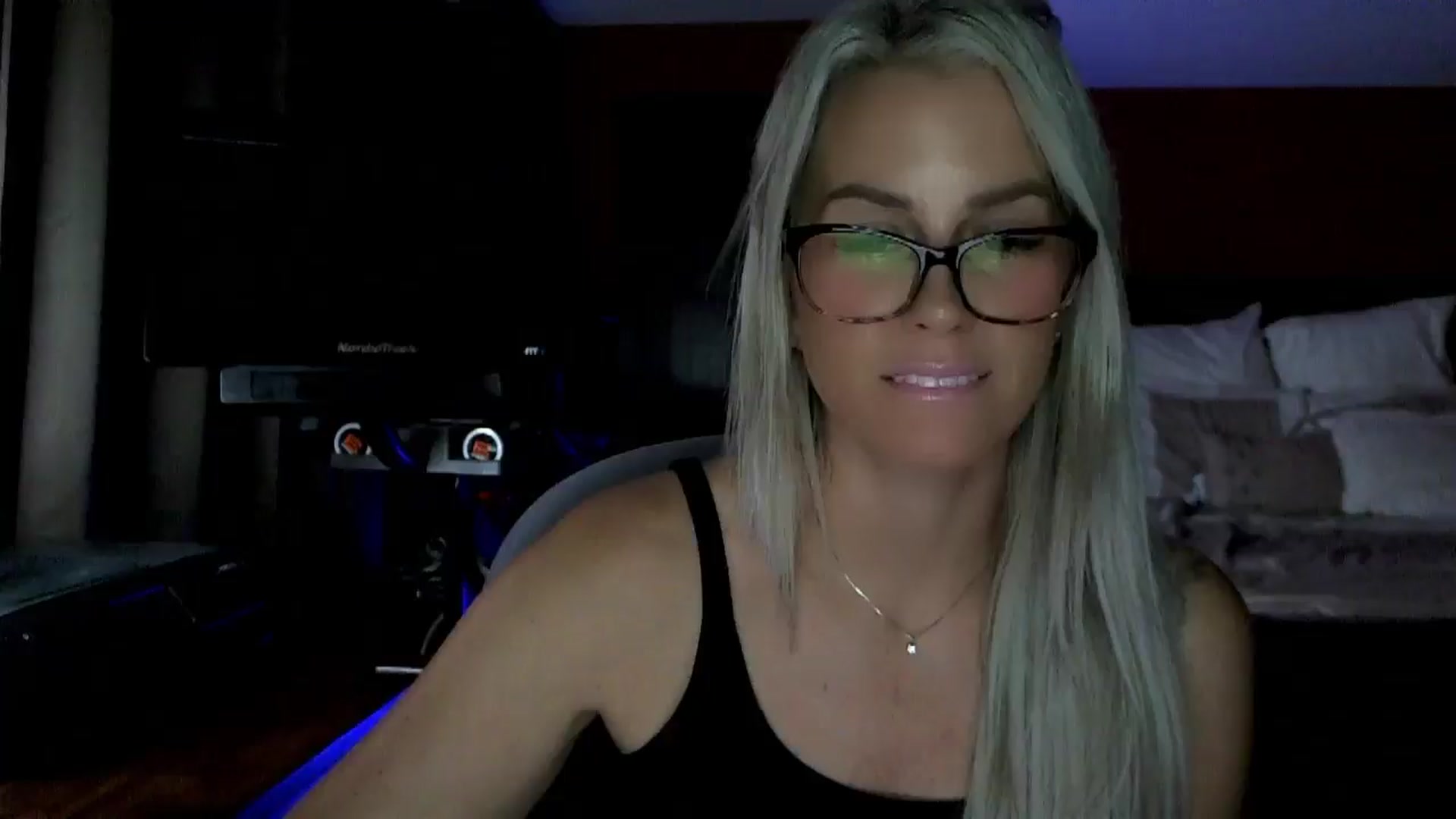 Gallery image thumbnail from Cora9's myfreecams stream on, 09/12/2025, 05:15 image 16 of 20