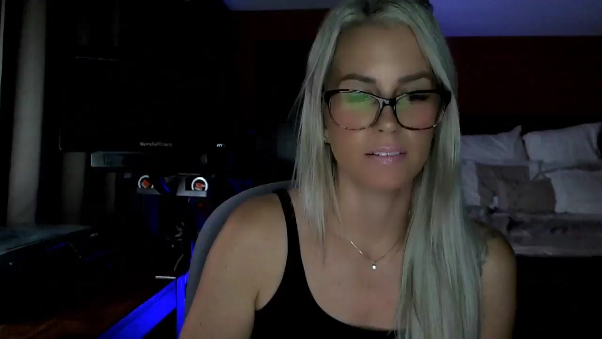 Gallery image thumbnail from Cora9's myfreecams stream on, 09/12/2025, 05:15 image 14 of 20