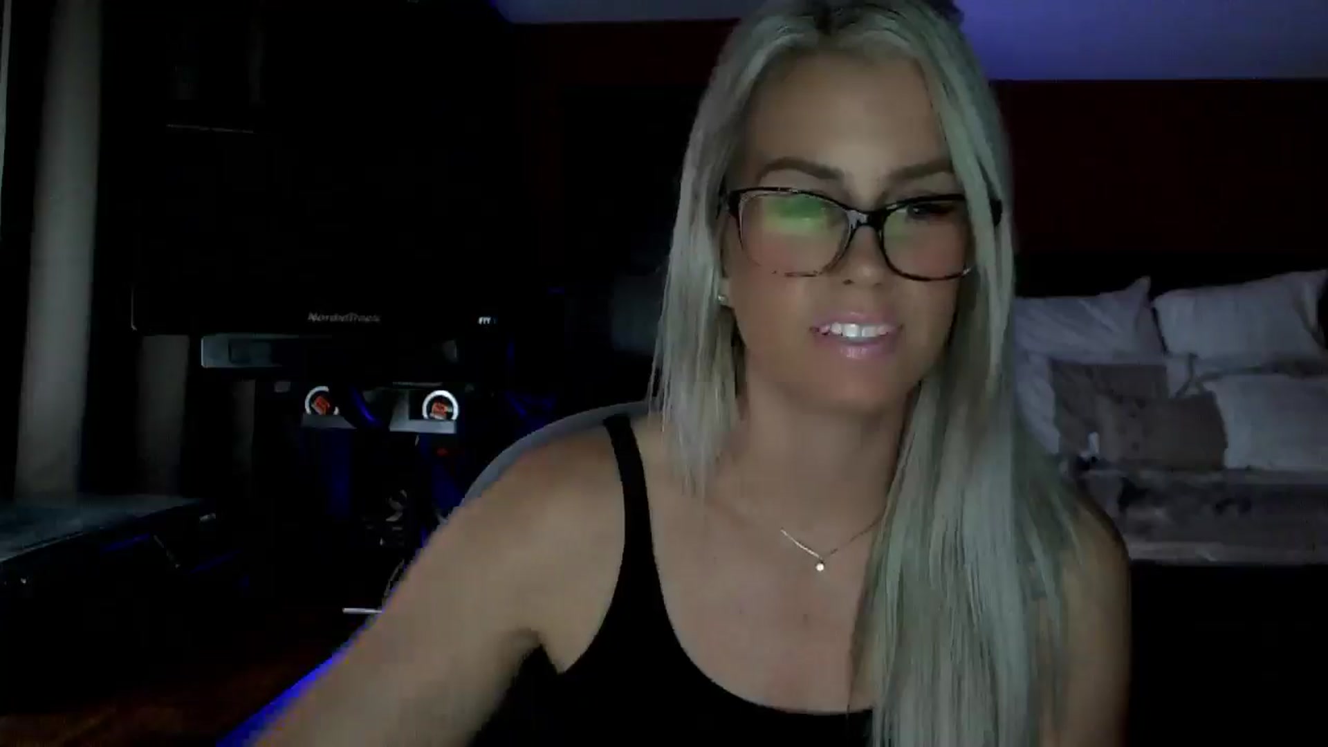 Gallery image thumbnail from Cora9's myfreecams stream on, 09/12/2025, 05:15 image 4 of 20