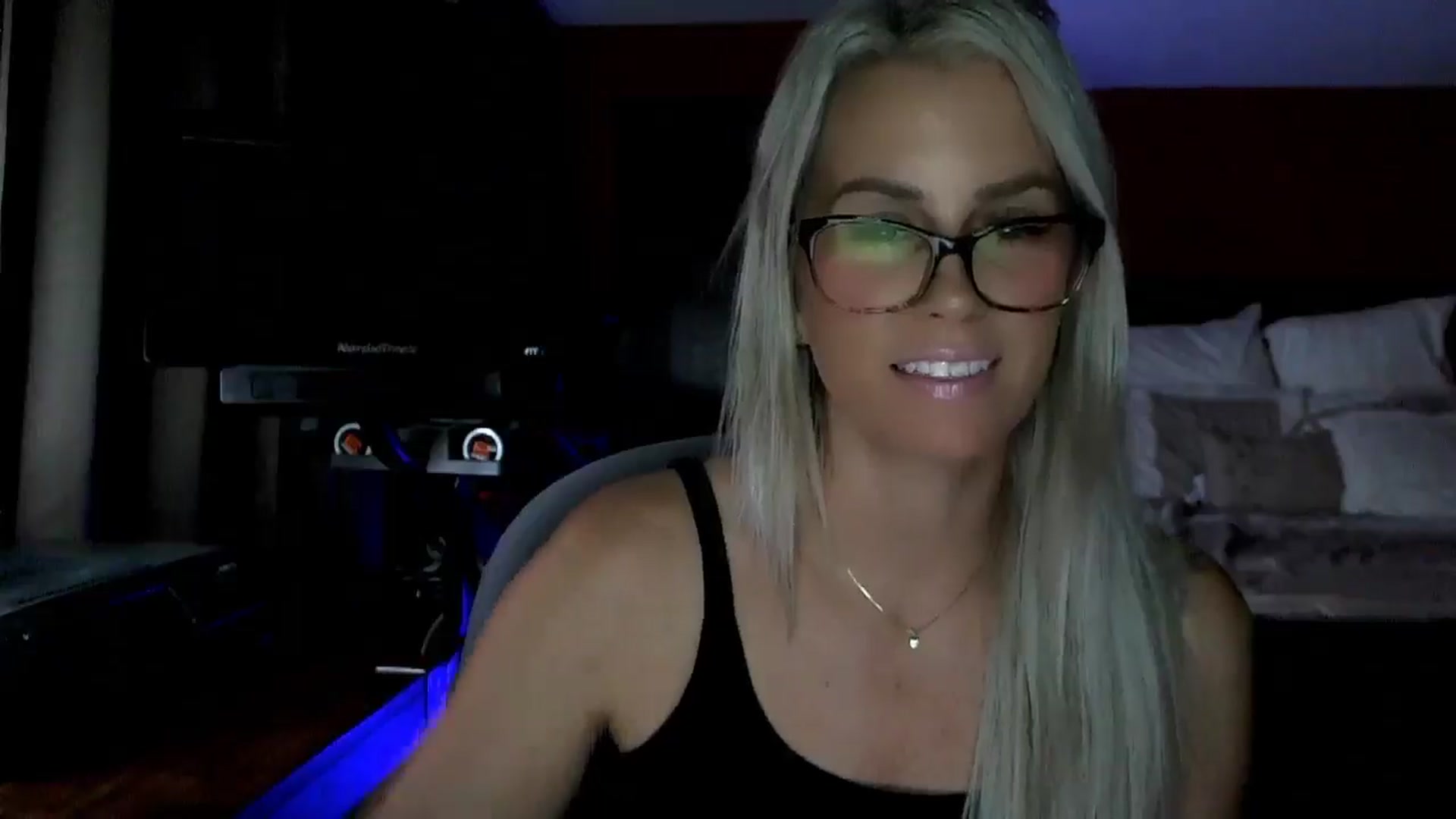 Gallery image thumbnail from Cora9's myfreecams stream on, 09/12/2025, 05:15 image 15 of 20