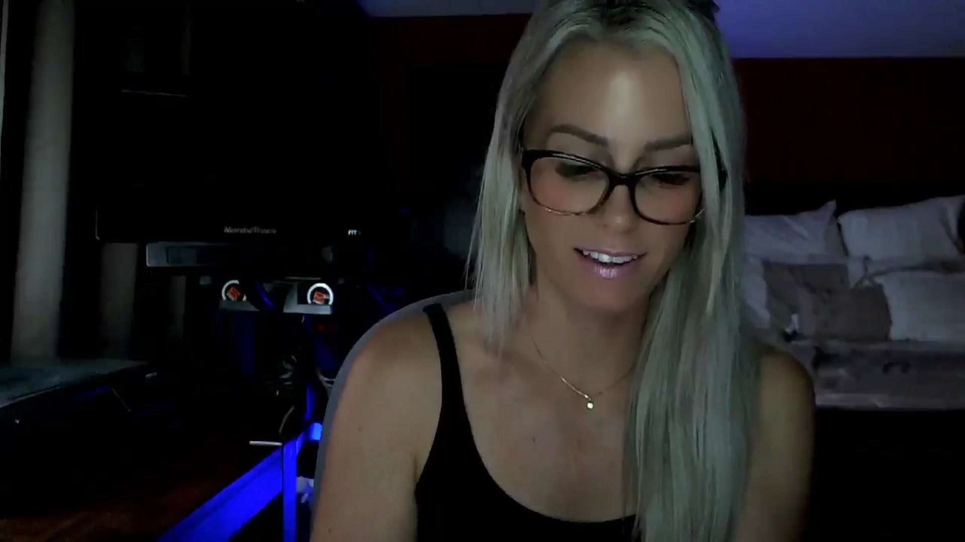 Gallery image thumbnail from Cora9's myfreecams stream on, 09/12/2025, 05:15 image 3 of 20