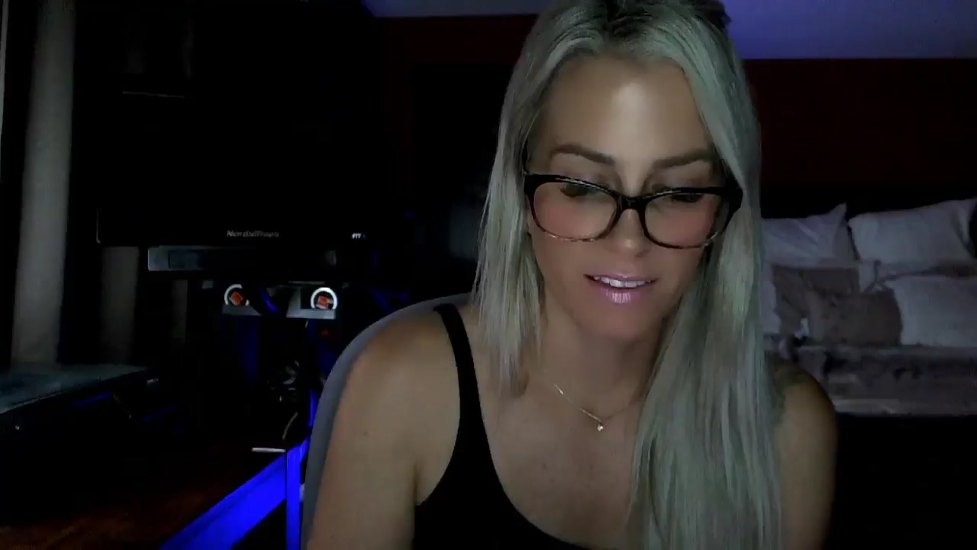 Gallery image thumbnail from Cora9's myfreecams stream on, 09/12/2025, 05:15 image 10 of 20