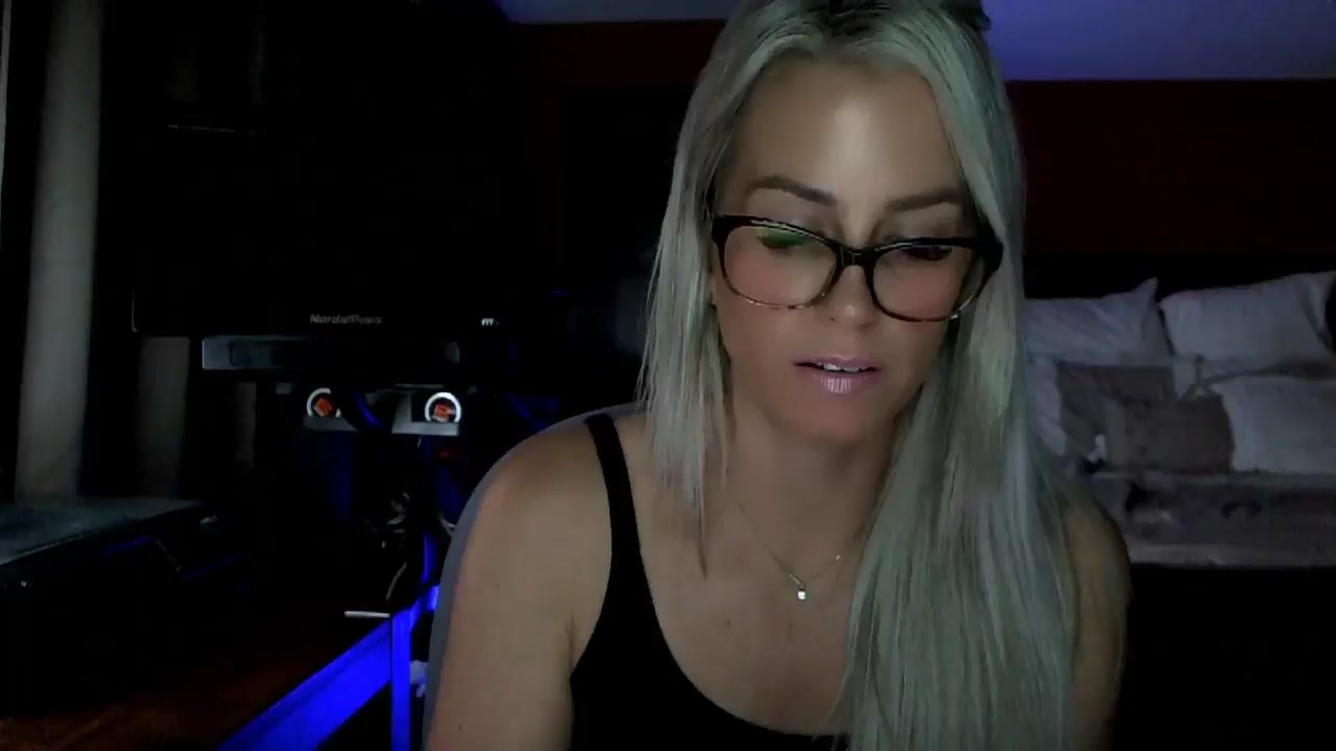 Gallery image thumbnail from Cora9's myfreecams stream on, 09/12/2025, 05:15 image 11 of 20