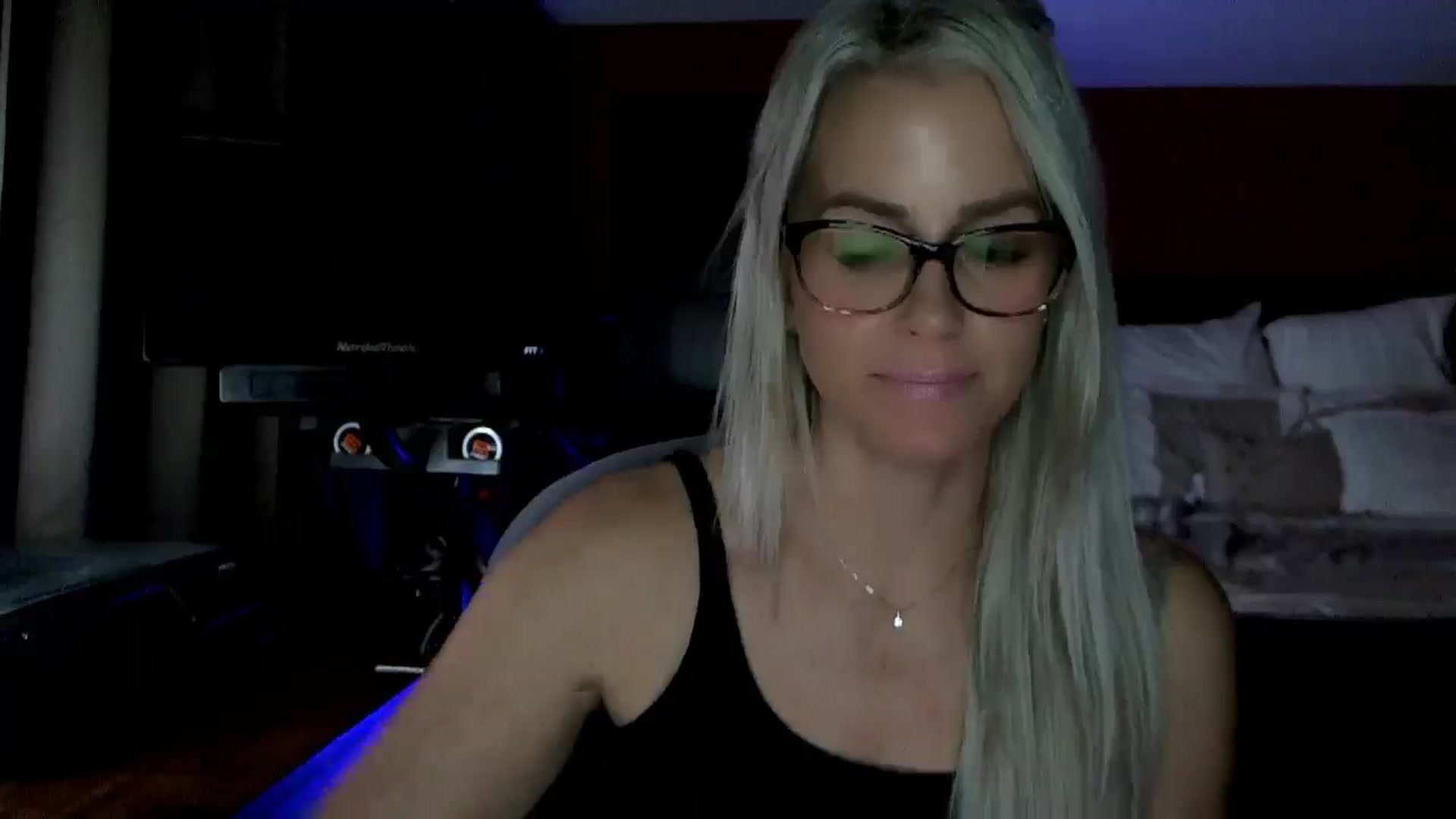 Gallery image thumbnail from Cora9's myfreecams stream on, 09/12/2025, 05:15 image 17 of 20