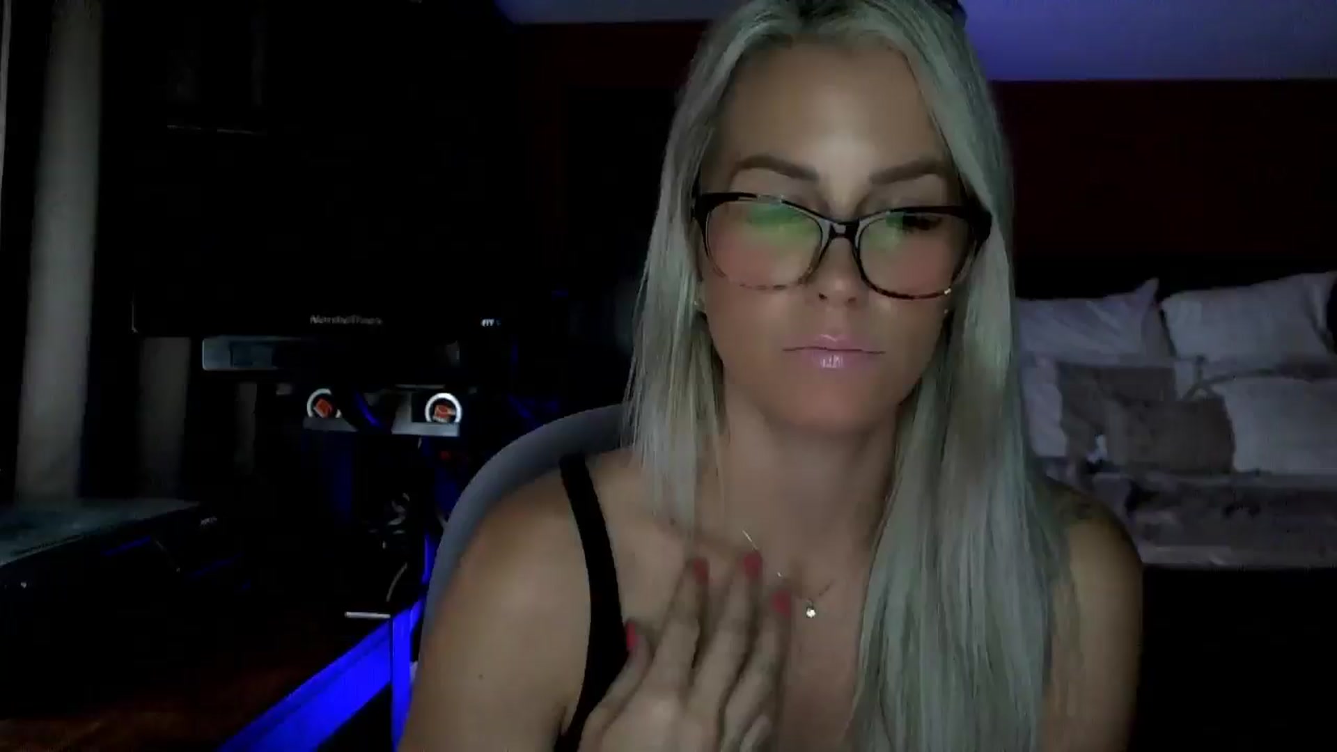 Gallery image thumbnail from Cora9's myfreecams stream on, 09/12/2025, 05:15 image 12 of 20