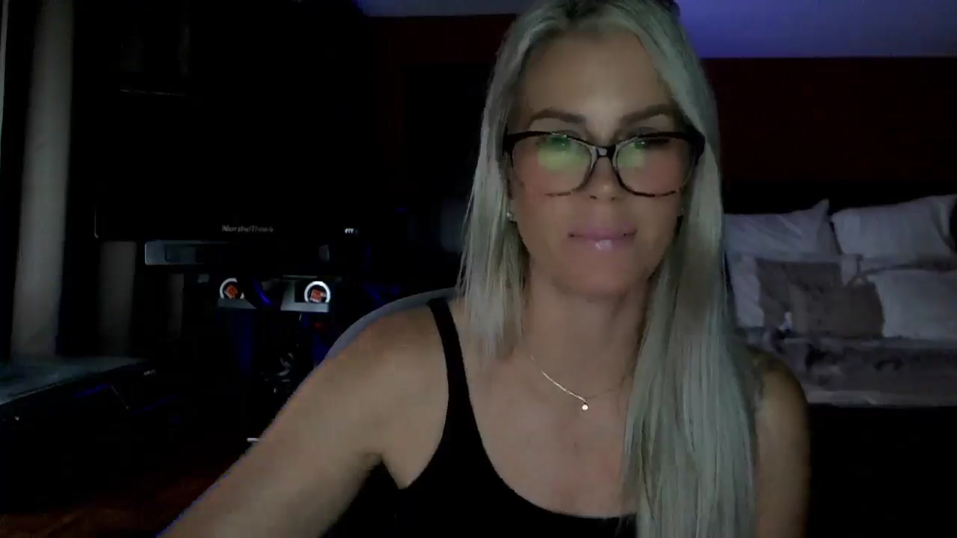 Gallery image thumbnail from Cora9's myfreecams stream on, 09/12/2025, 05:15 image 9 of 20