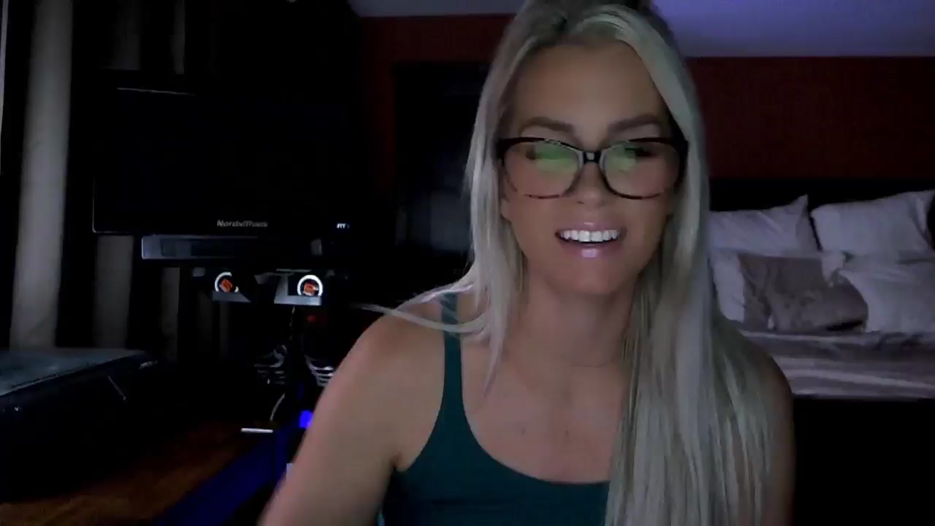 Gallery image thumbnail from Cora9's myfreecams stream on, 09/17/2025, 05:05 image 5 of 20