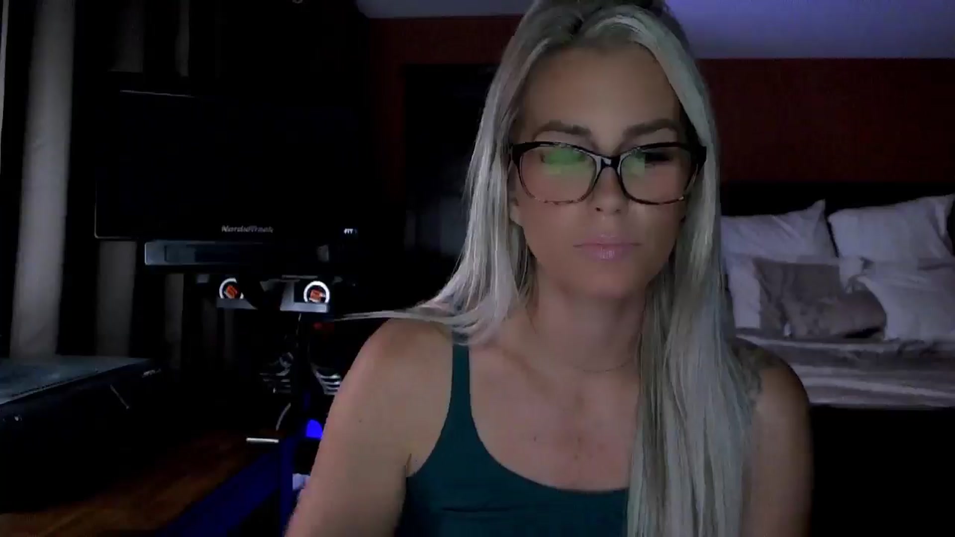 Gallery image thumbnail from Cora9's myfreecams stream on, 09/17/2025, 05:05 image 3 of 20