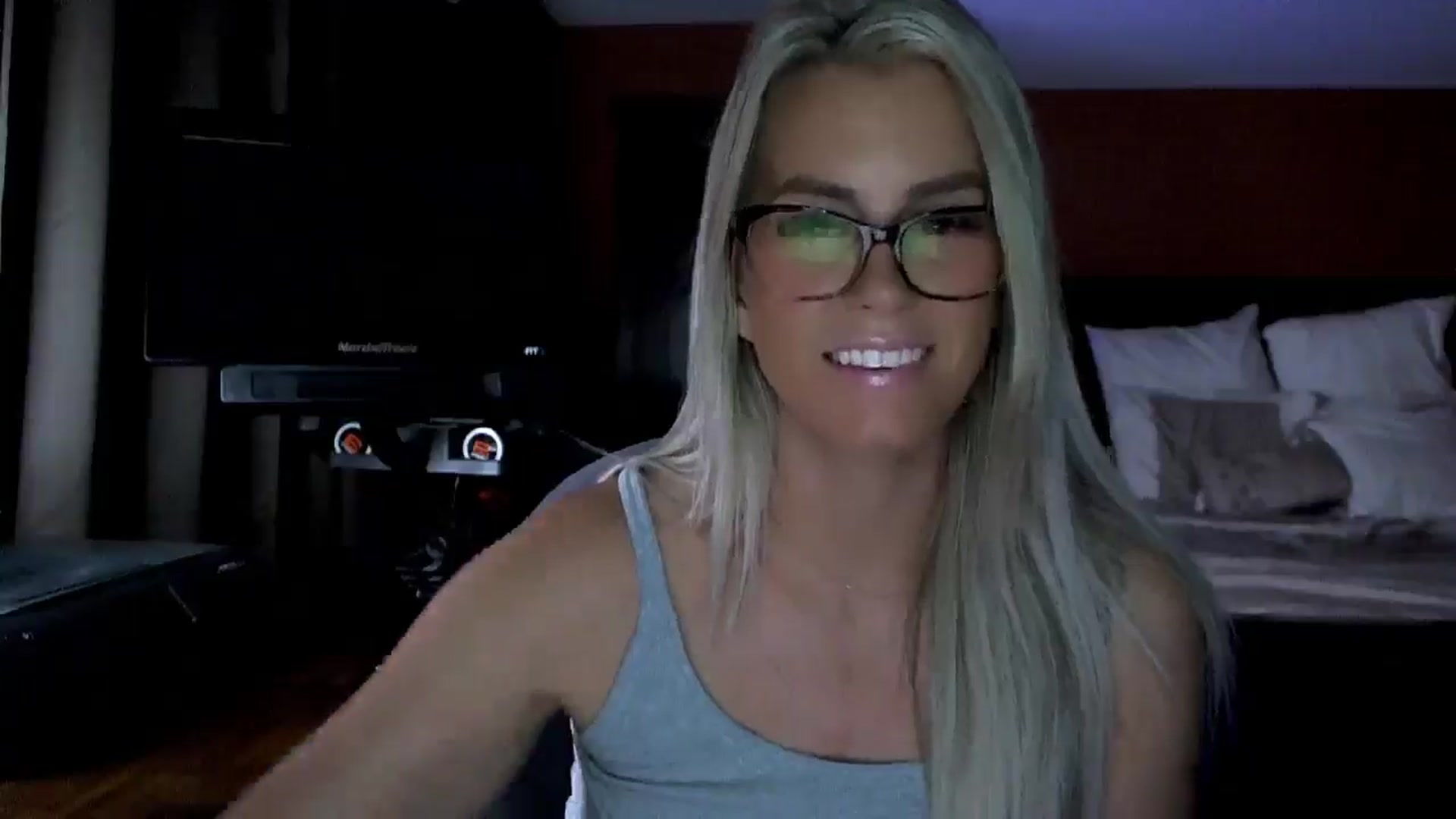 Gallery image thumbnail from Cora9's myfreecams stream on, 09/19/2025, 05:08 image 9 of 20