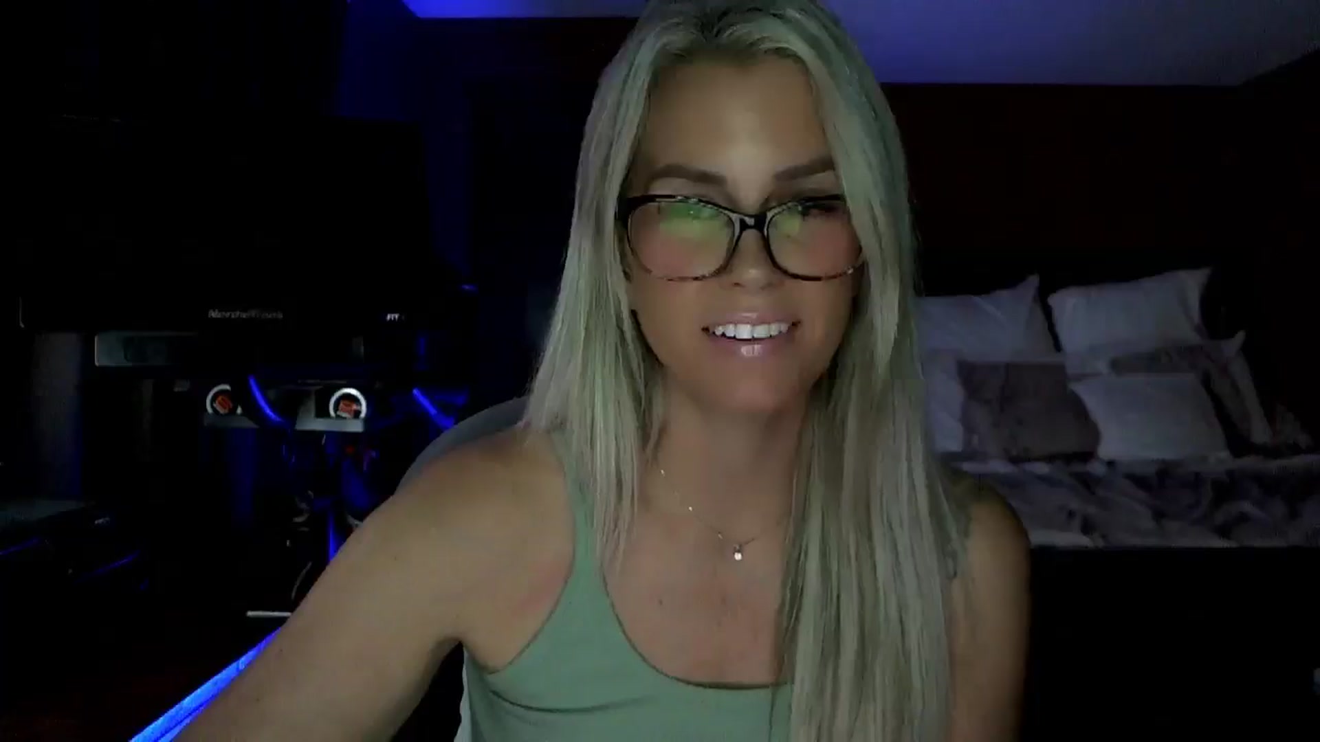 Gallery image thumbnail from Cora9's myfreecams stream on, 09/24/2025, 04:41 image 11 of 20