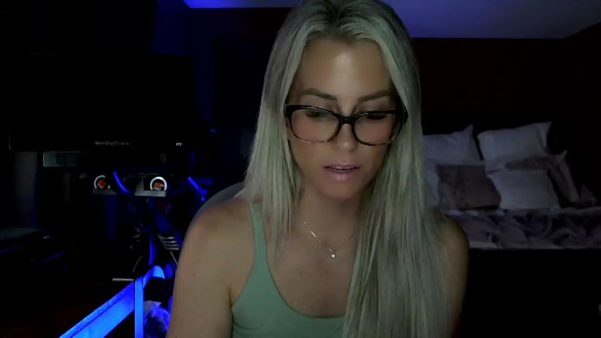Gallery image thumbnail from Cora9's myfreecams stream on, 09/24/2025, 04:41 image 19 of 20