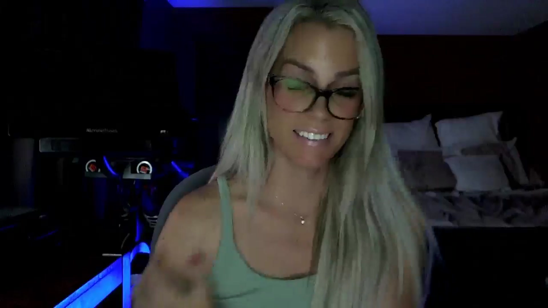 Gallery image thumbnail from Cora9's myfreecams stream on, 09/24/2025, 04:41 image 10 of 20