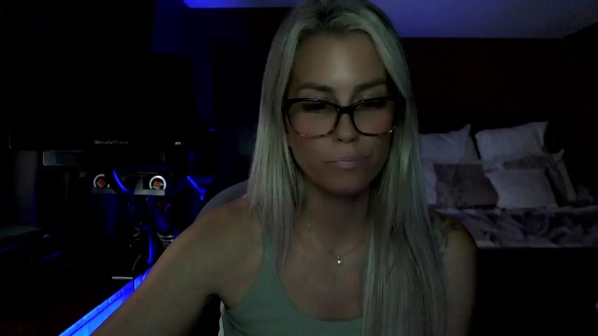 Gallery image thumbnail from Cora9's myfreecams stream on, 09/24/2025, 04:41 image 18 of 20