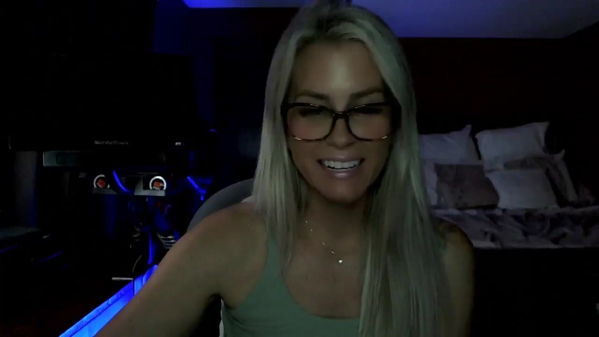 Gallery image thumbnail from Cora9's myfreecams stream on, 09/24/2025, 04:41 image 20 of 20