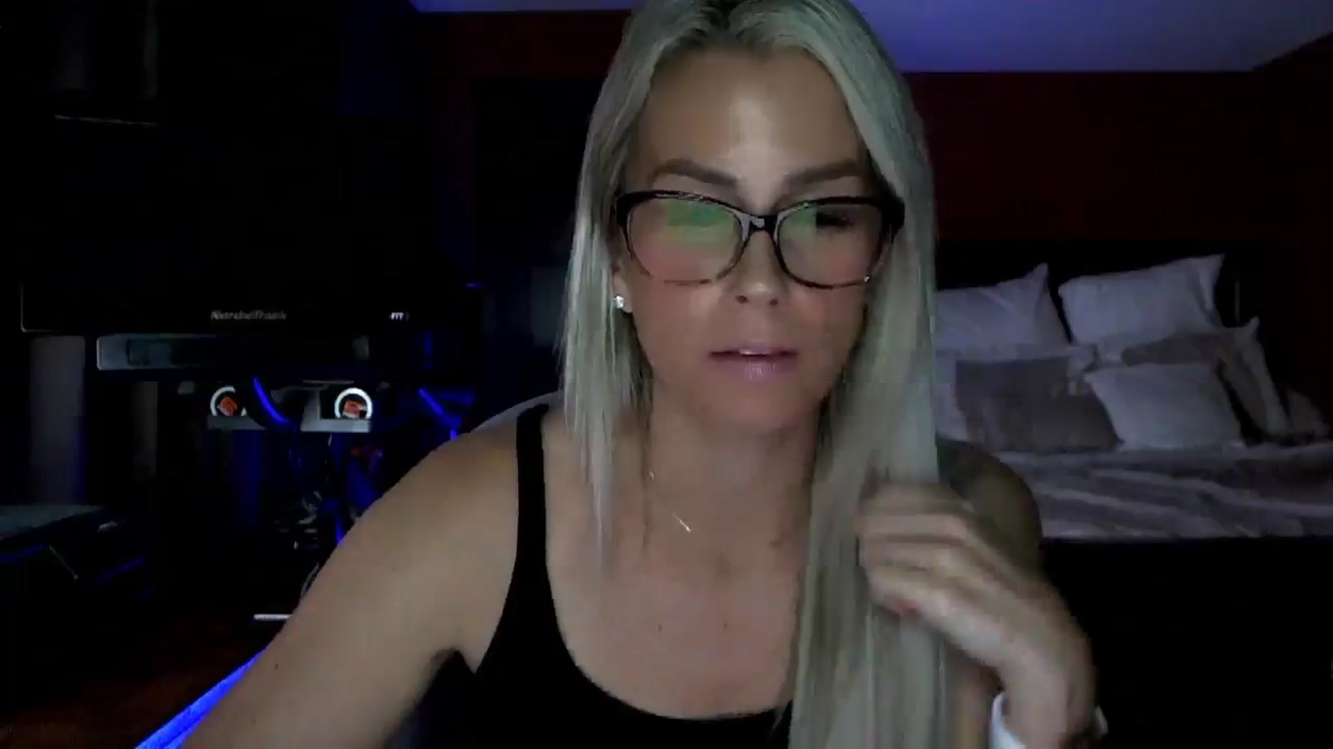 Gallery image thumbnail from Cora9's myfreecams stream on, 09/25/2025, 05:06 image 12 of 20