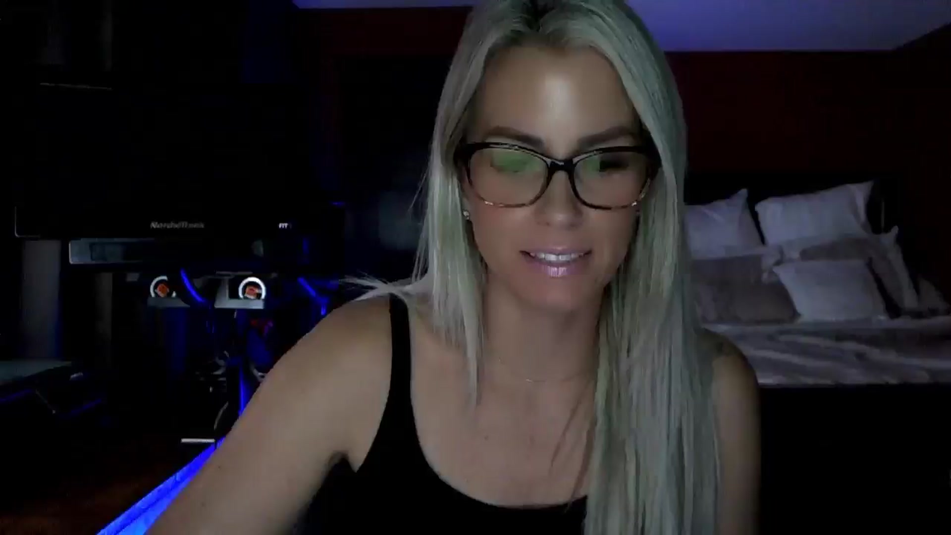 Gallery image thumbnail from Cora9's myfreecams stream on, 09/25/2025, 05:06 image 13 of 20