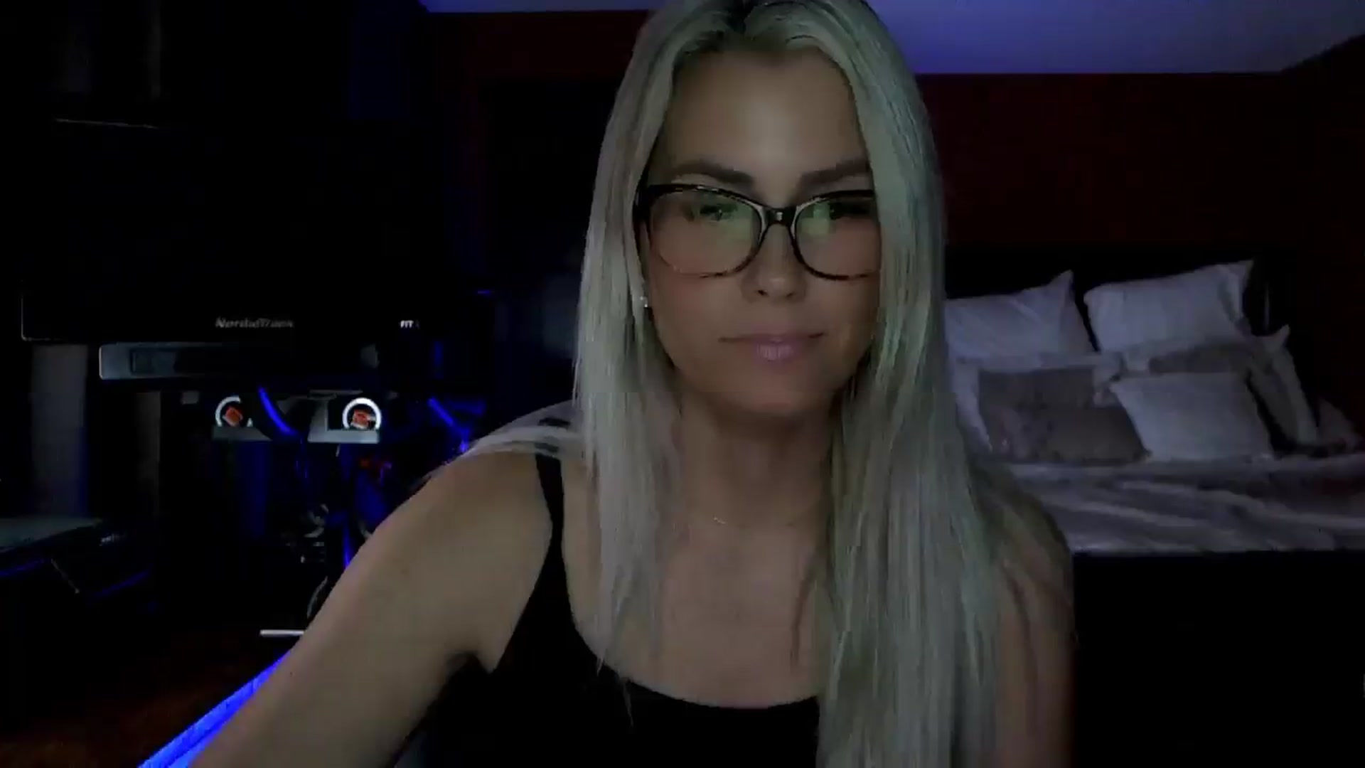 Gallery image thumbnail from Cora9's myfreecams stream on, 09/25/2025, 05:06 image 5 of 20