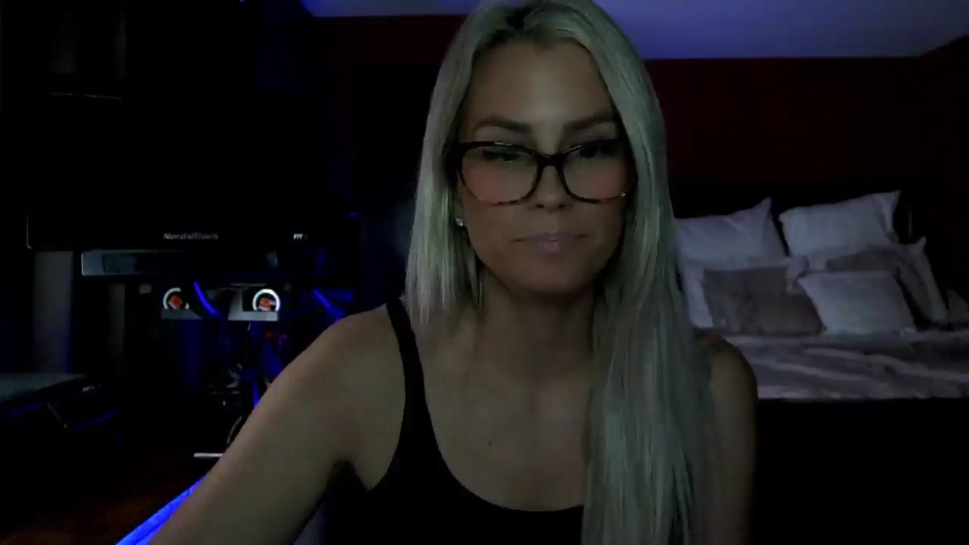 Gallery image thumbnail from Cora9's myfreecams stream on, 09/25/2025, 05:06 image 16 of 20